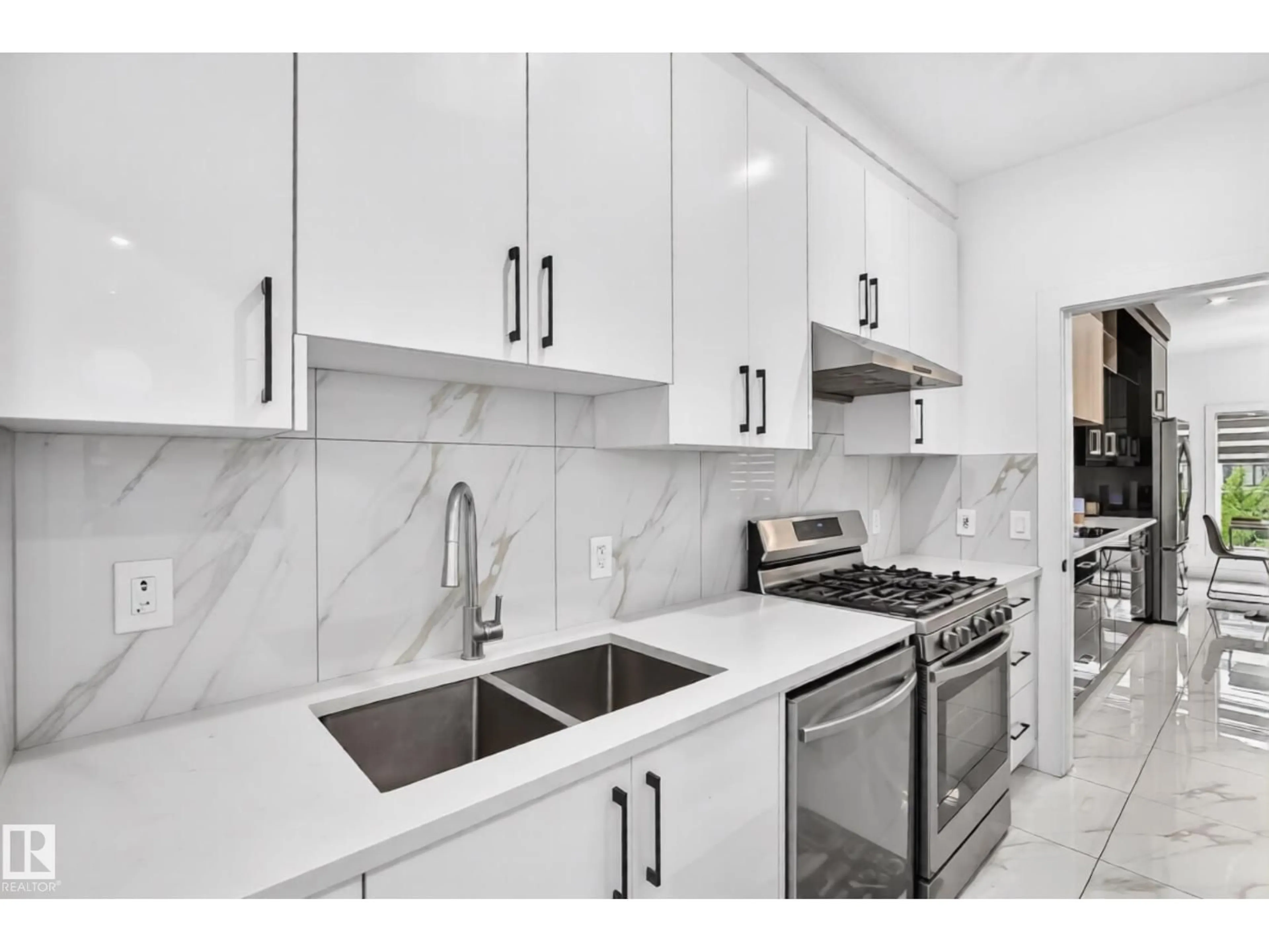 Standard kitchen, ceramic/tile floor for SW - 1924 164 ST, Edmonton Alberta T6W5J9