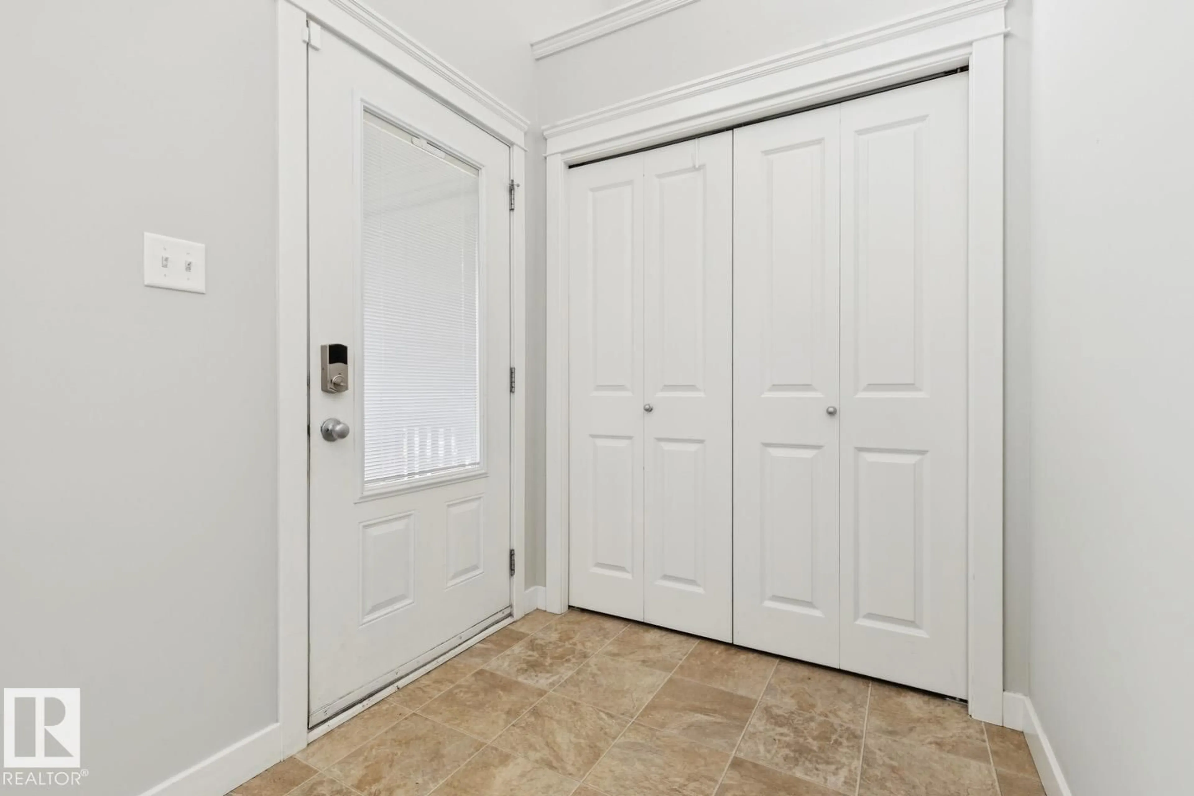 Indoor entryway for 4058 MORRISON WY, Edmonton Alberta T5E6S3