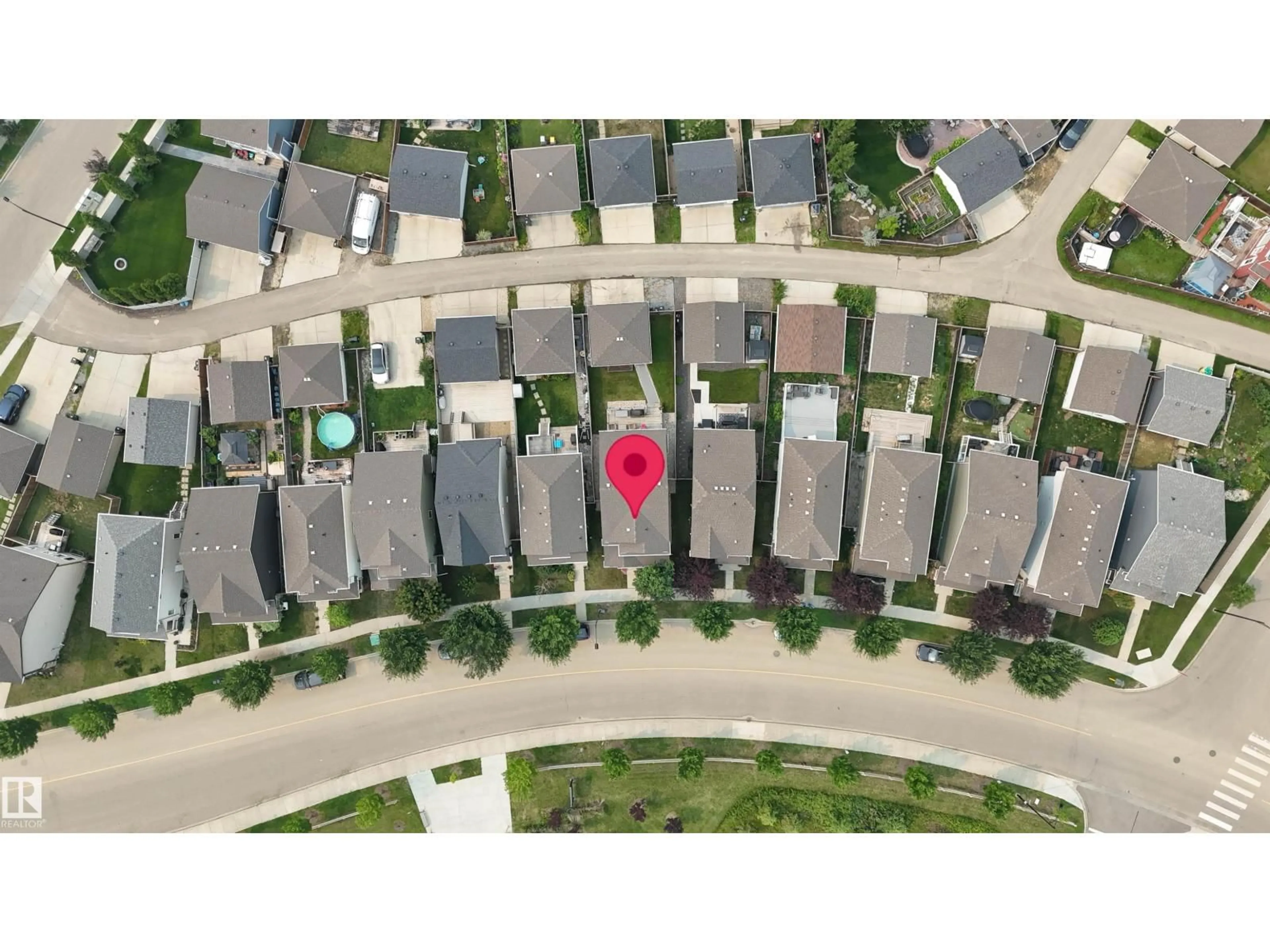 A pic from outside/outdoor area/front of a property/back of a property/a pic from drone, street for 362 CHAPPELLE DR, Edmonton Alberta T6W2Z2