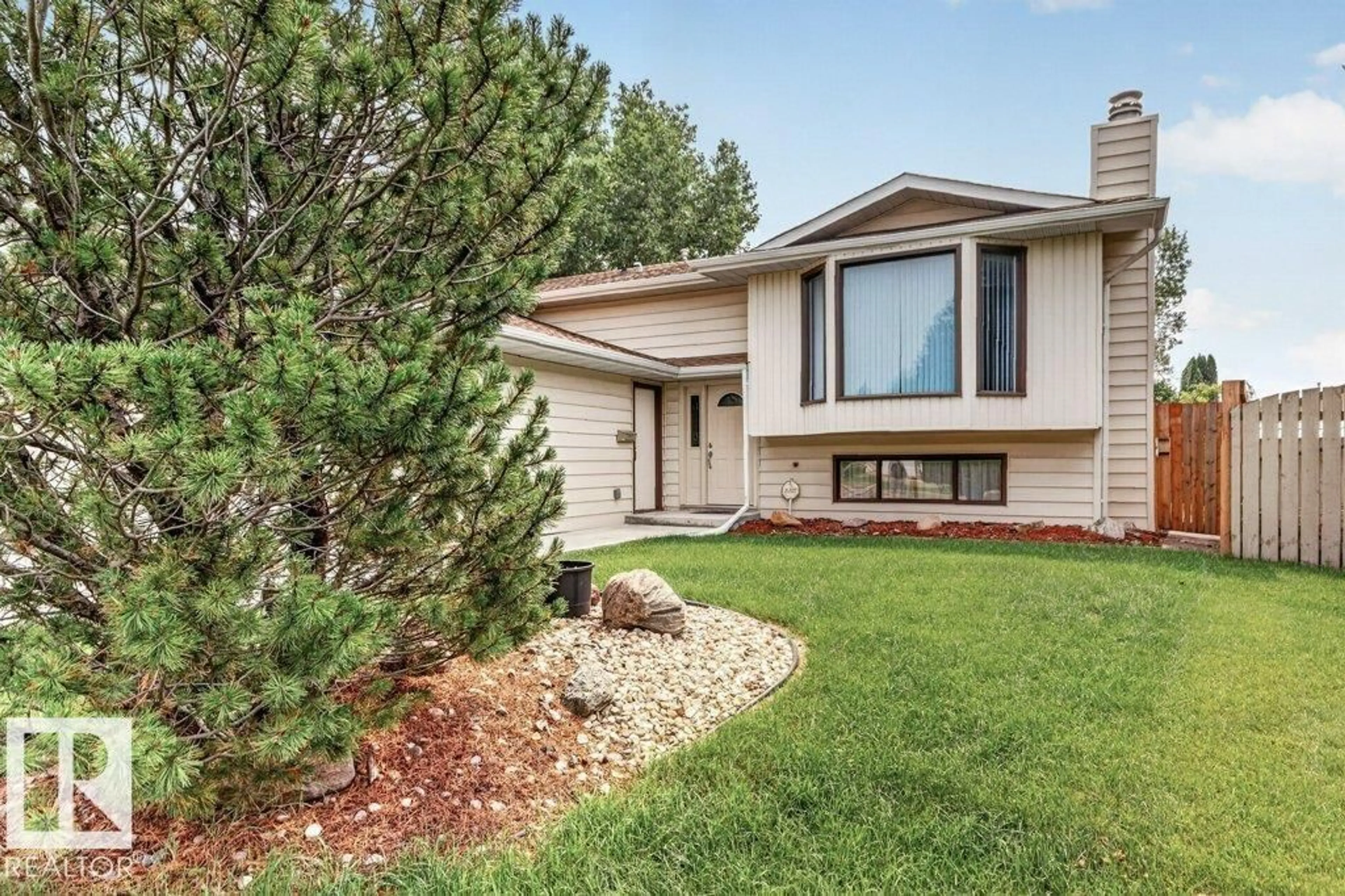 Unknown for 10423 33 AV, Edmonton Alberta T6J4B3