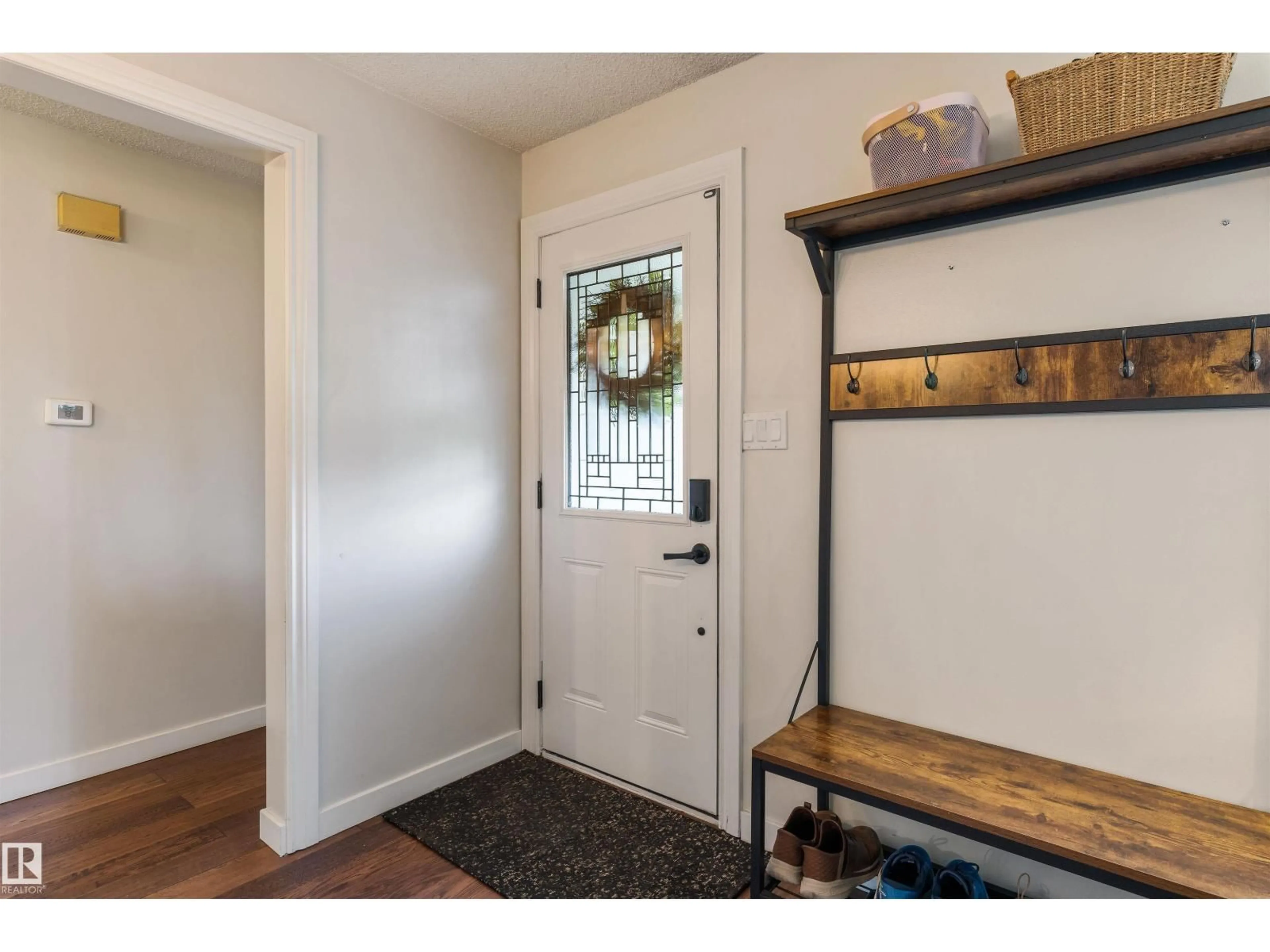 Indoor entryway for 23 GLENHAVEN CR, St. Albert Alberta T8N1A4