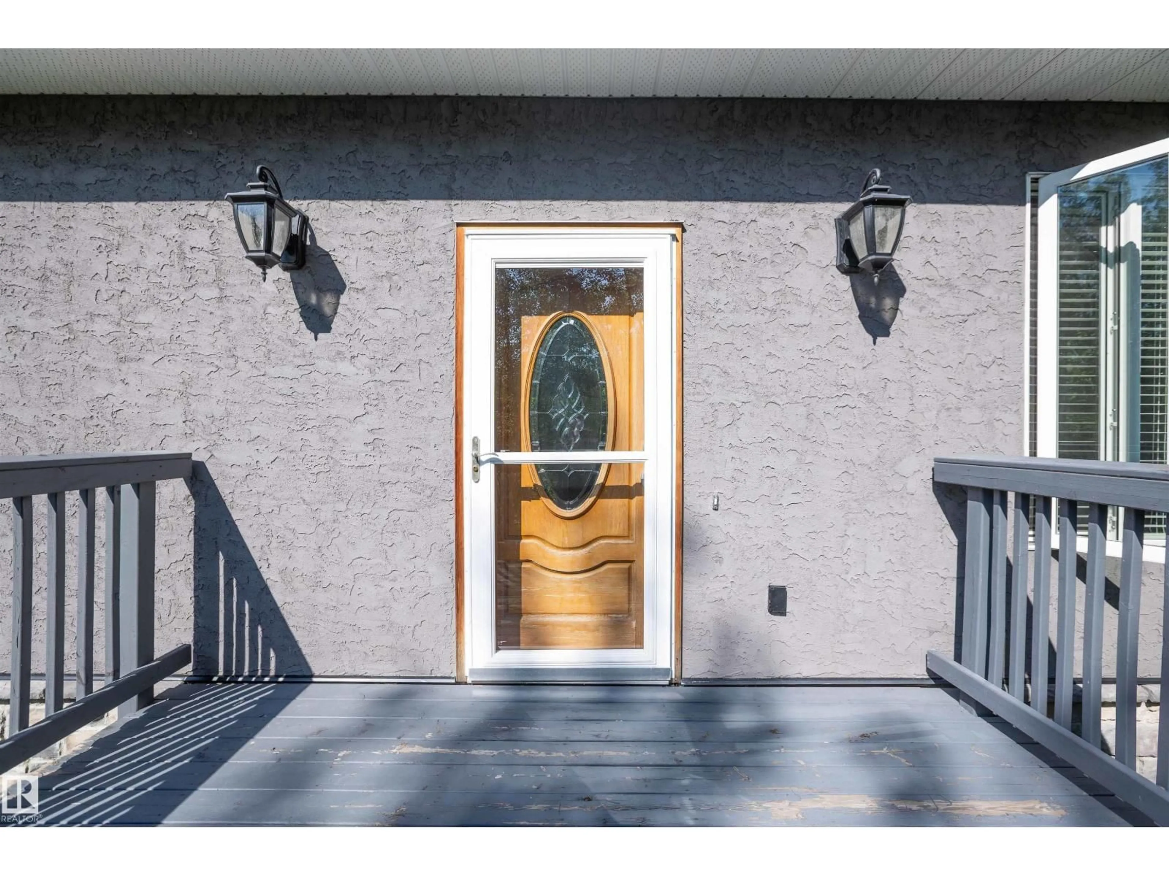 Indoor entryway for 204 - 57312 RGE RD, Rural Barrhead County Alberta T0E1A0