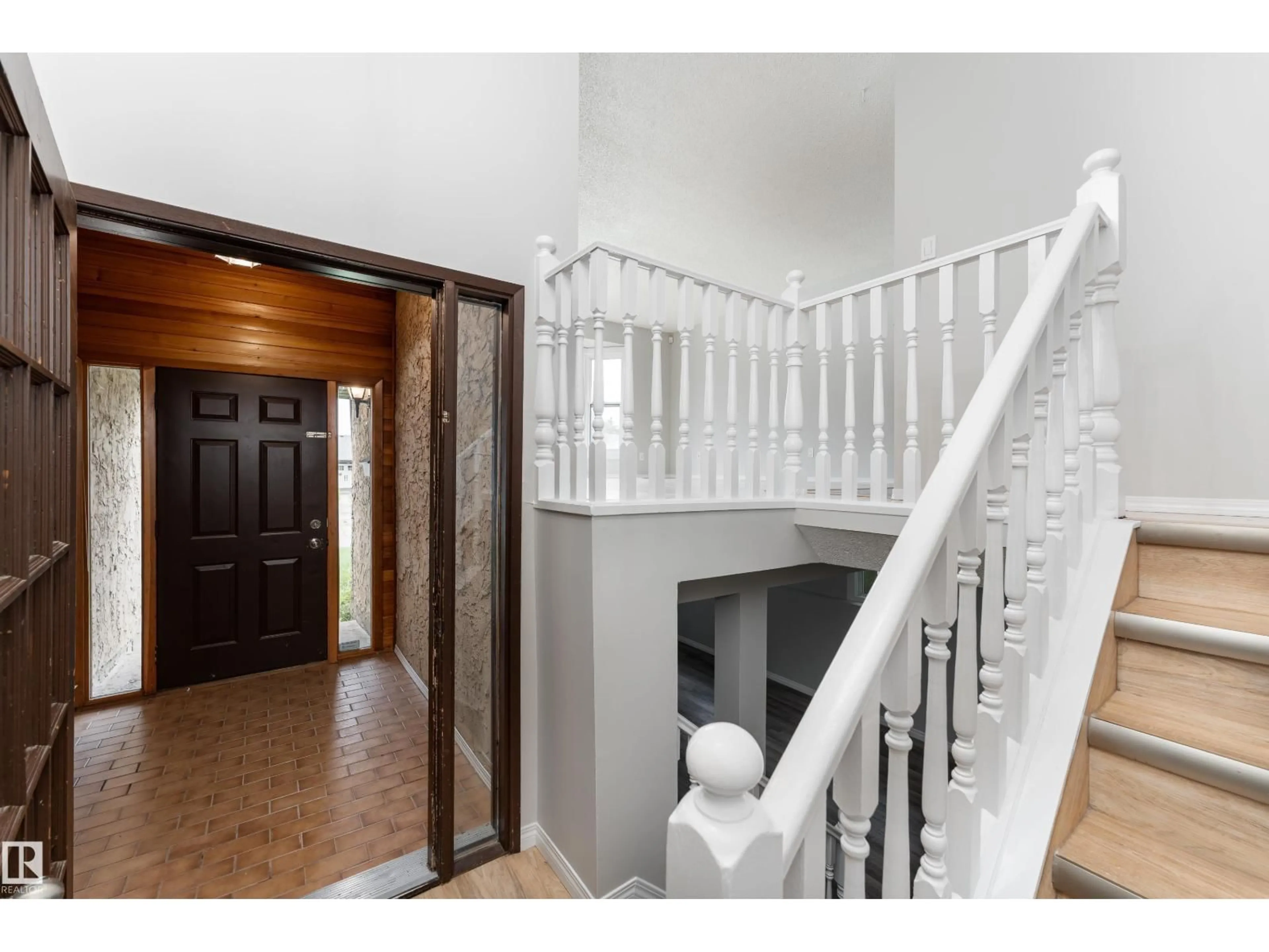 Indoor foyer for NW - 1131 35A ST, Edmonton Alberta T6L2L4