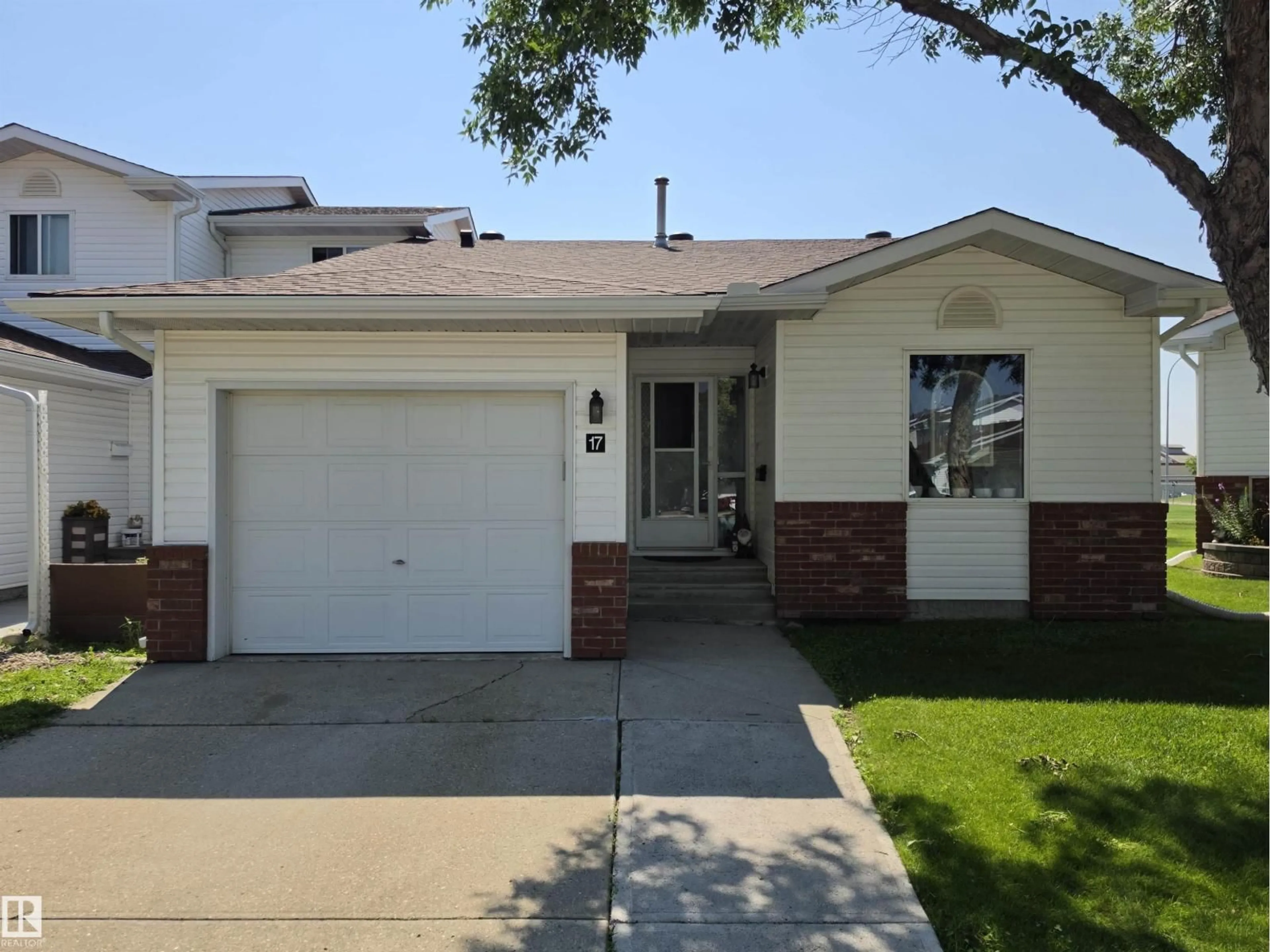 Home with vinyl exterior material, street for 17 - 15 RITCHIE WY, Sherwood Park Alberta T8A5T3
