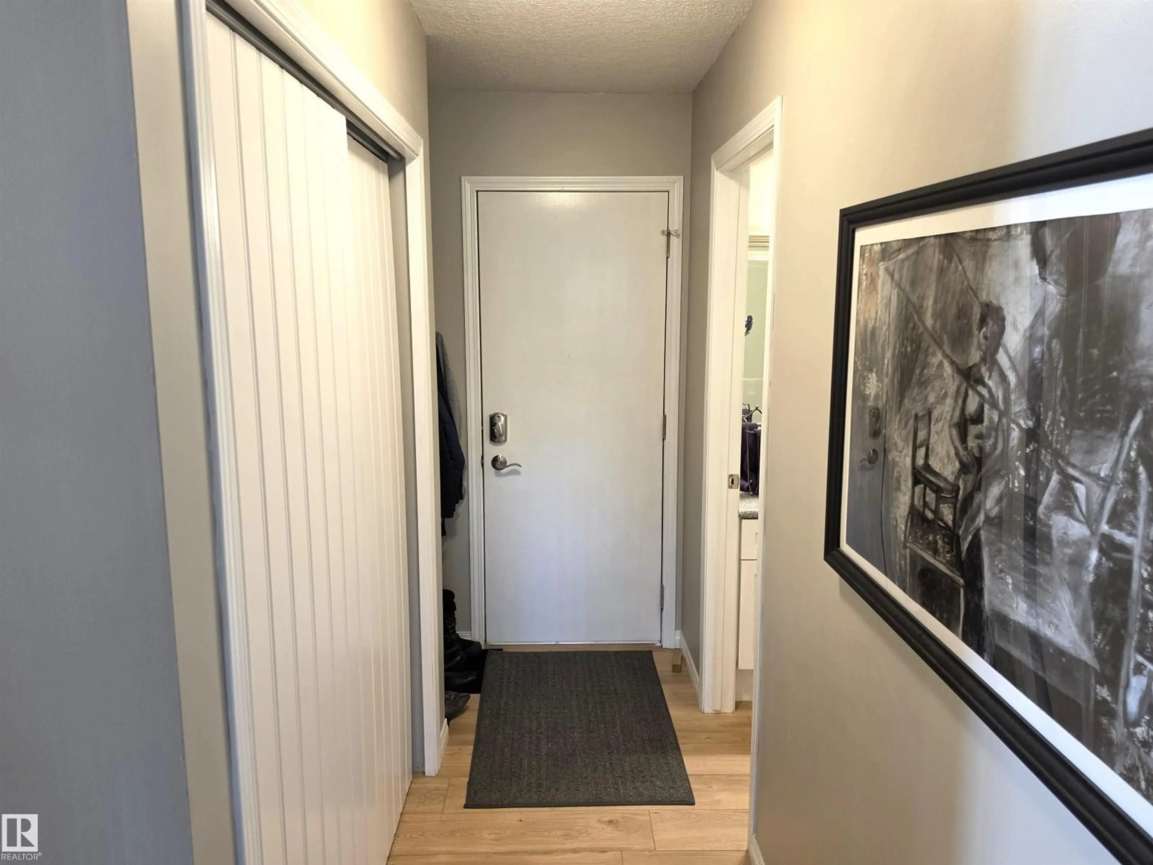 Indoor entryway for 17 - 15 RITCHIE WY, Sherwood Park Alberta T8A5T3