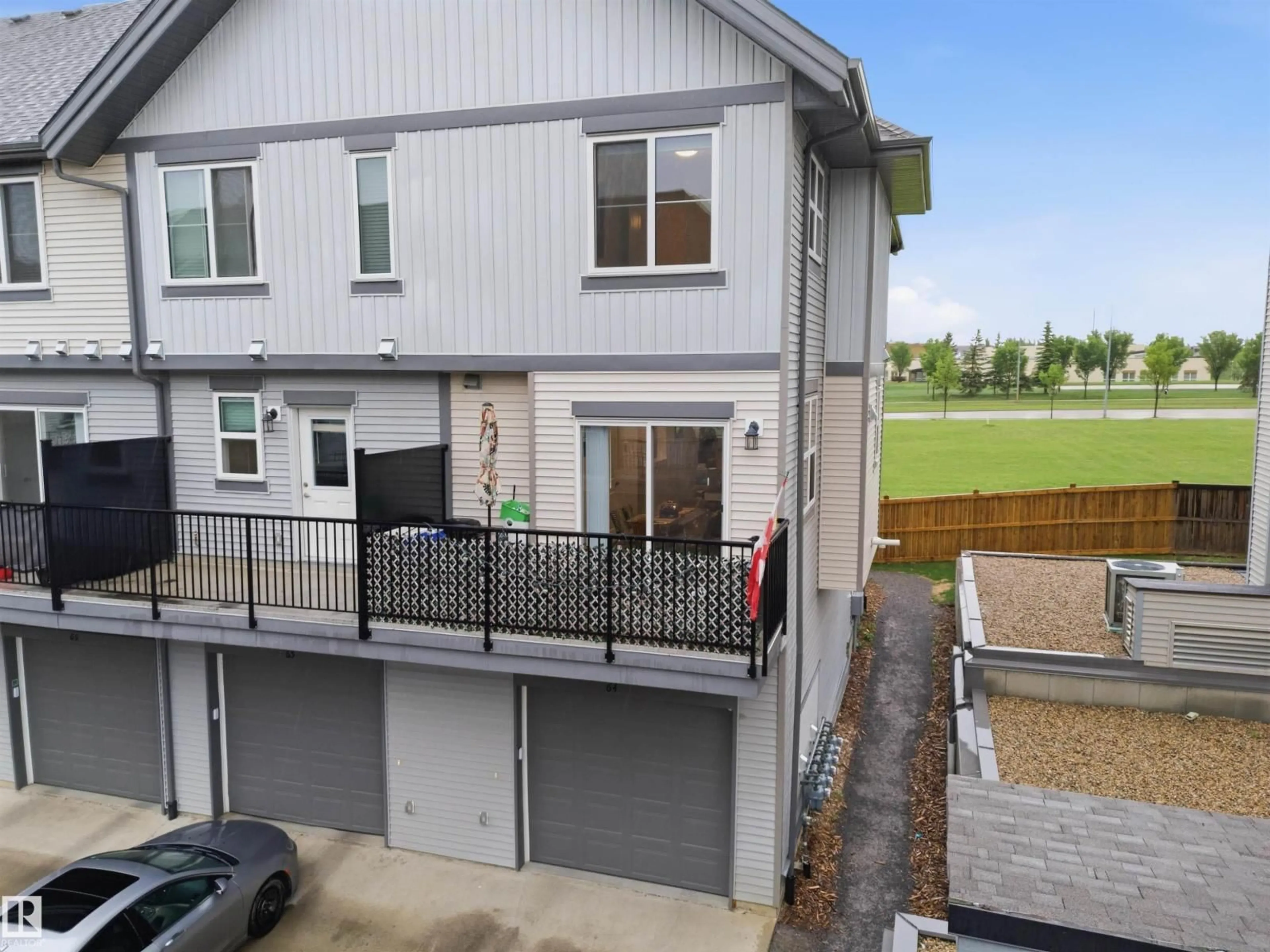 A pic from outside/outdoor area/front of a property/back of a property/a pic from drone, unknown for 655 - 64 WATT BV, Edmonton Alberta T6X0Y2