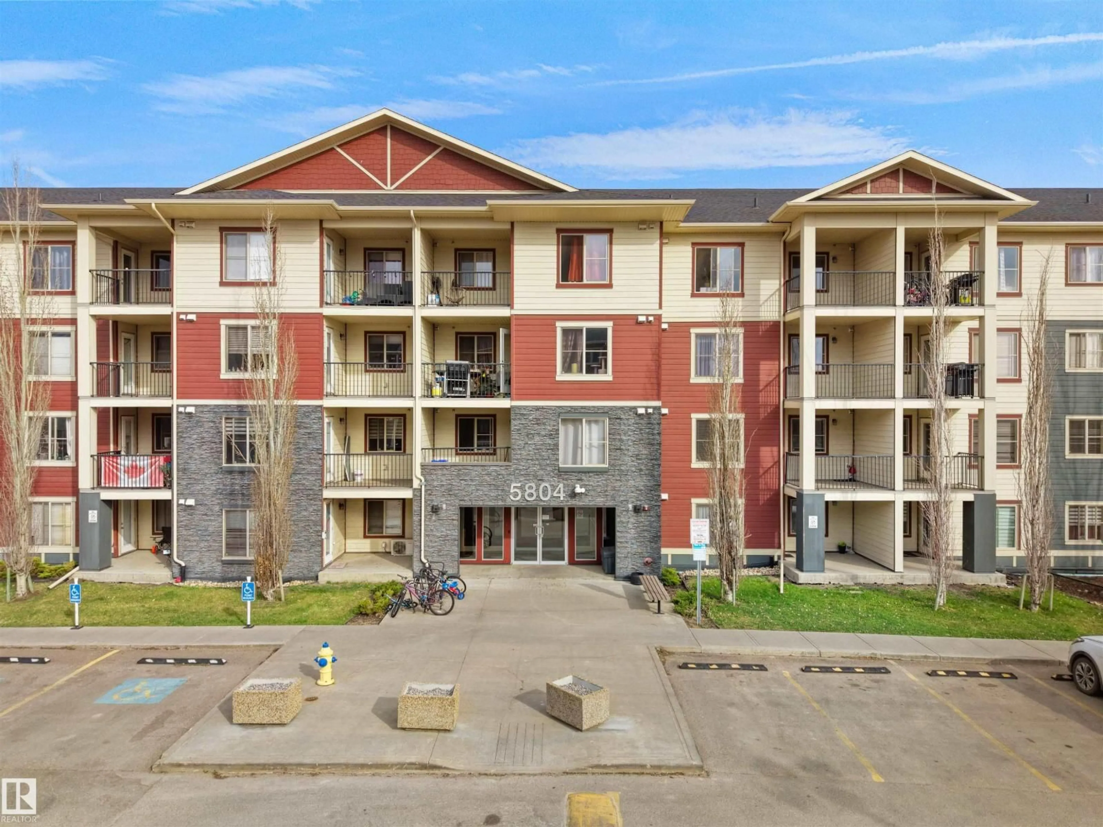 A pic from outside/outdoor area/front of a property/back of a property/a pic from drone, building for 5804 MULLEN PL, Edmonton Alberta T6R0W3