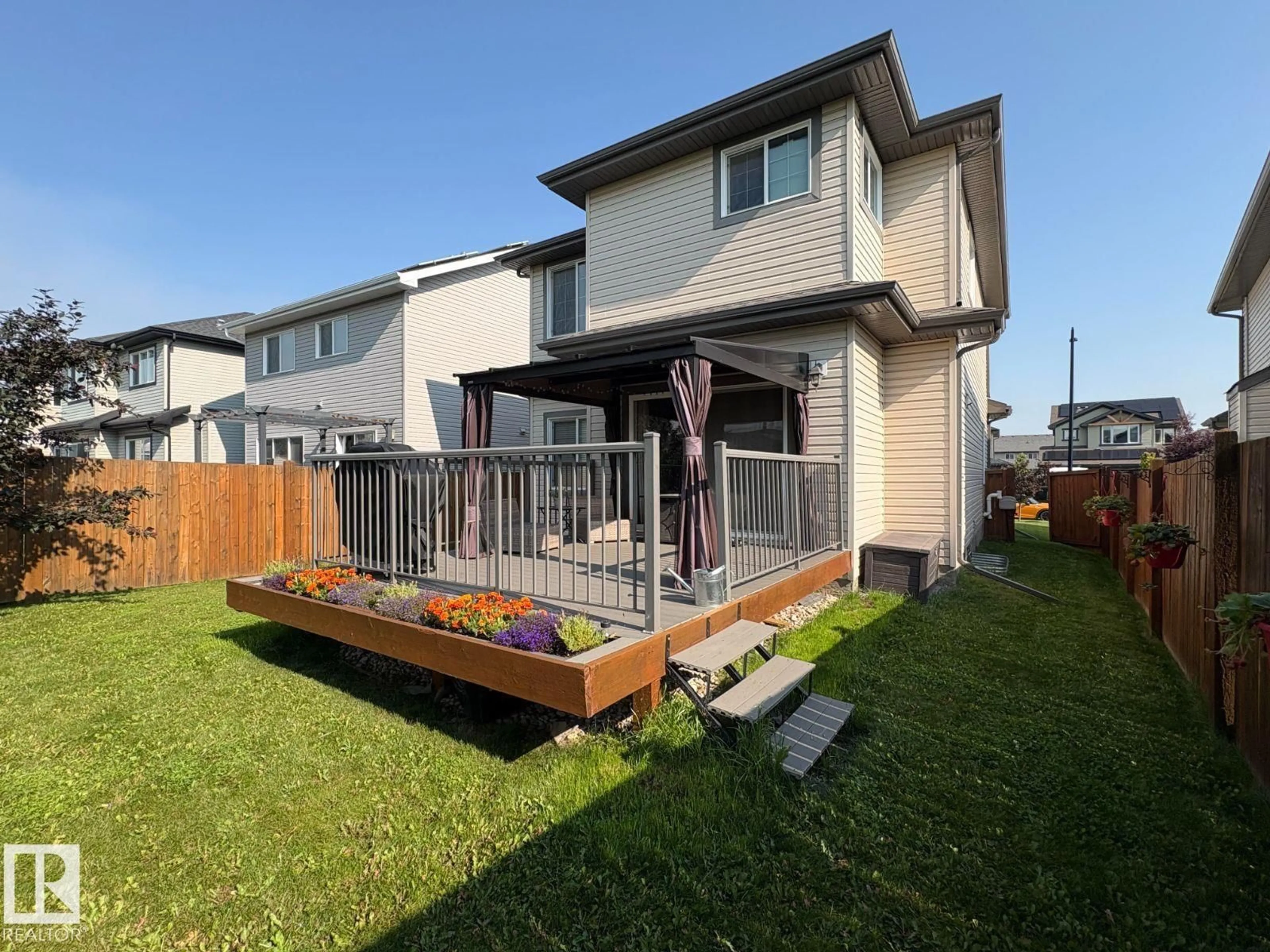 Patio, street for 73 MEADOWVIEW LD, Spruce Grove Alberta T7X0N8