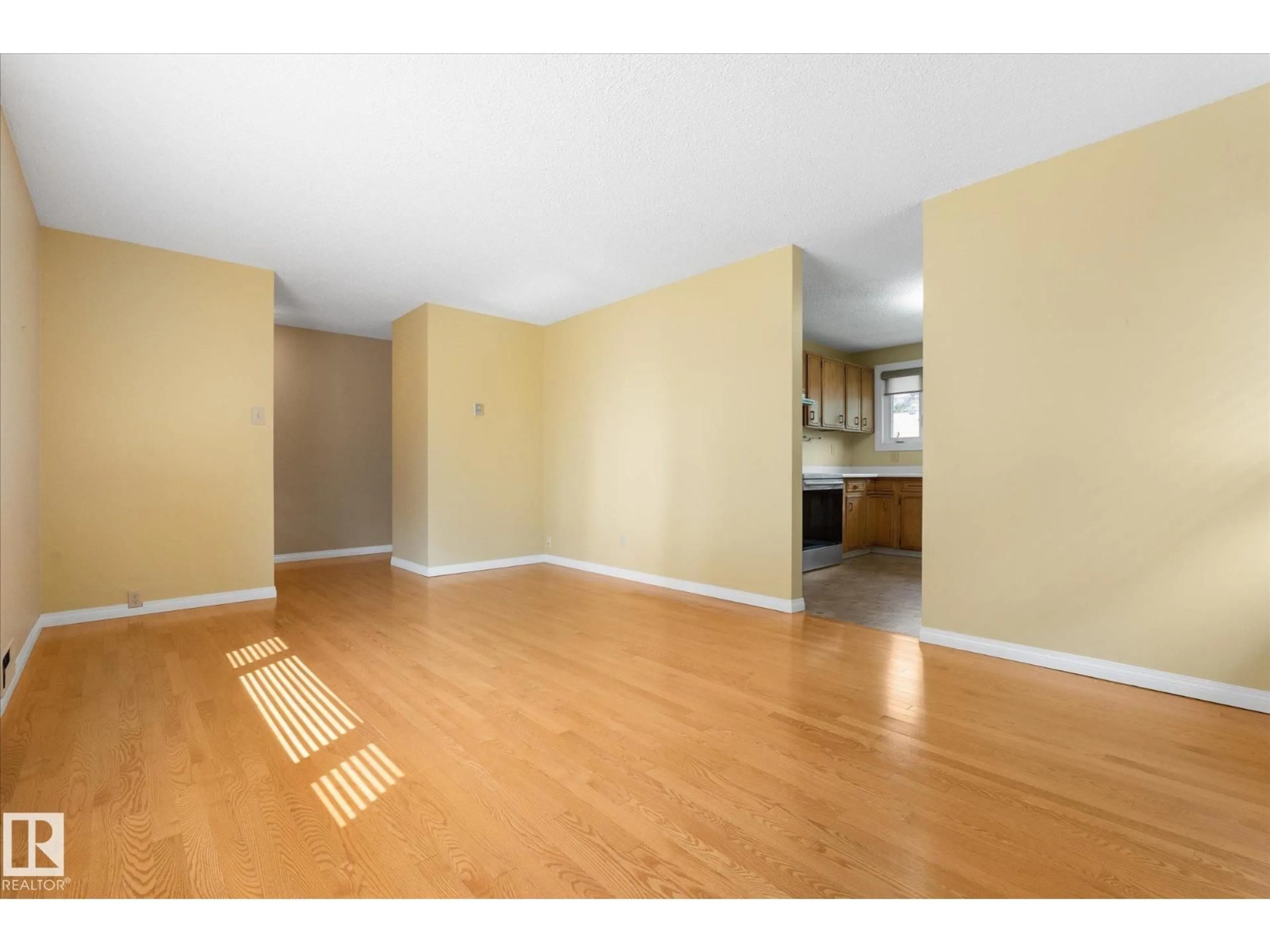 A pic of a room for 9219 148 ST, Edmonton Alberta T5R1A4