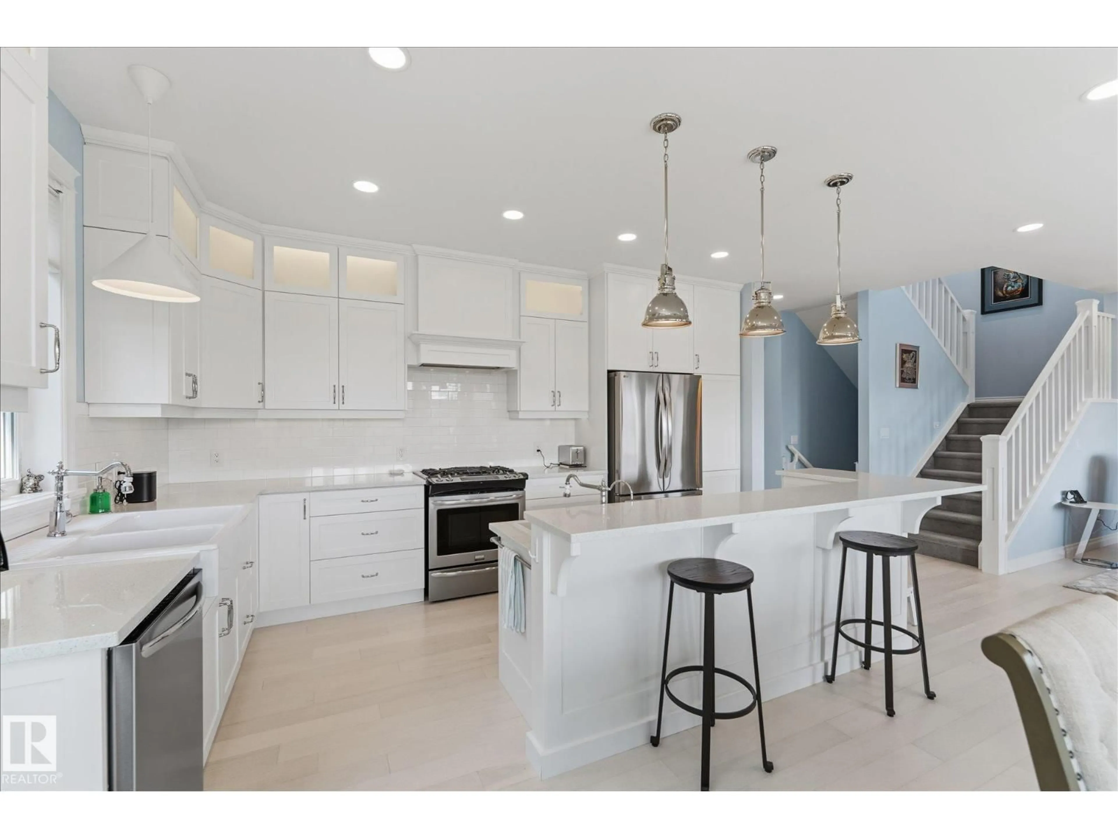 Open concept kitchen, ceramic/tile floor for STE. 55101 - 623 ANNE TR, Rural Lac Ste. Anne County Alberta T0E1A1