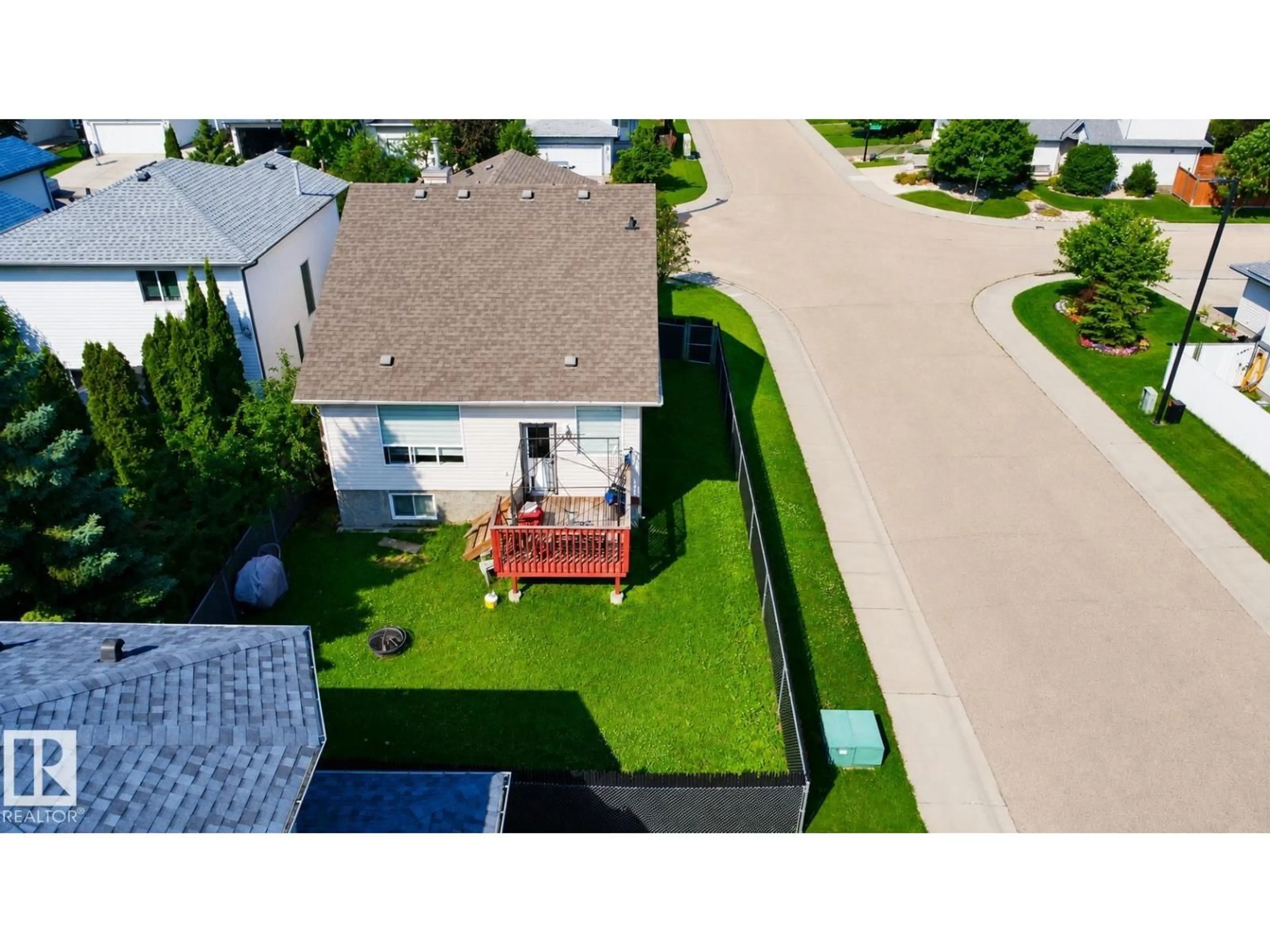 A pic from outside/outdoor area/front of a property/back of a property/a pic from drone, street for NW - 3799 21 ST, Edmonton Alberta T6T1P3