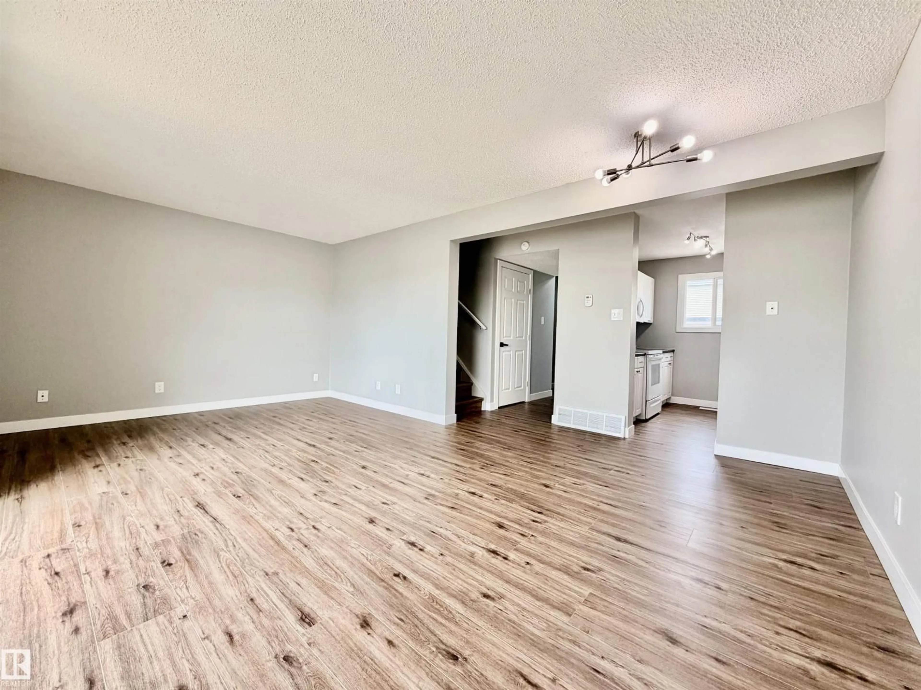 A pic of a room for 11430 139 AV, Edmonton Alberta T5X3L4