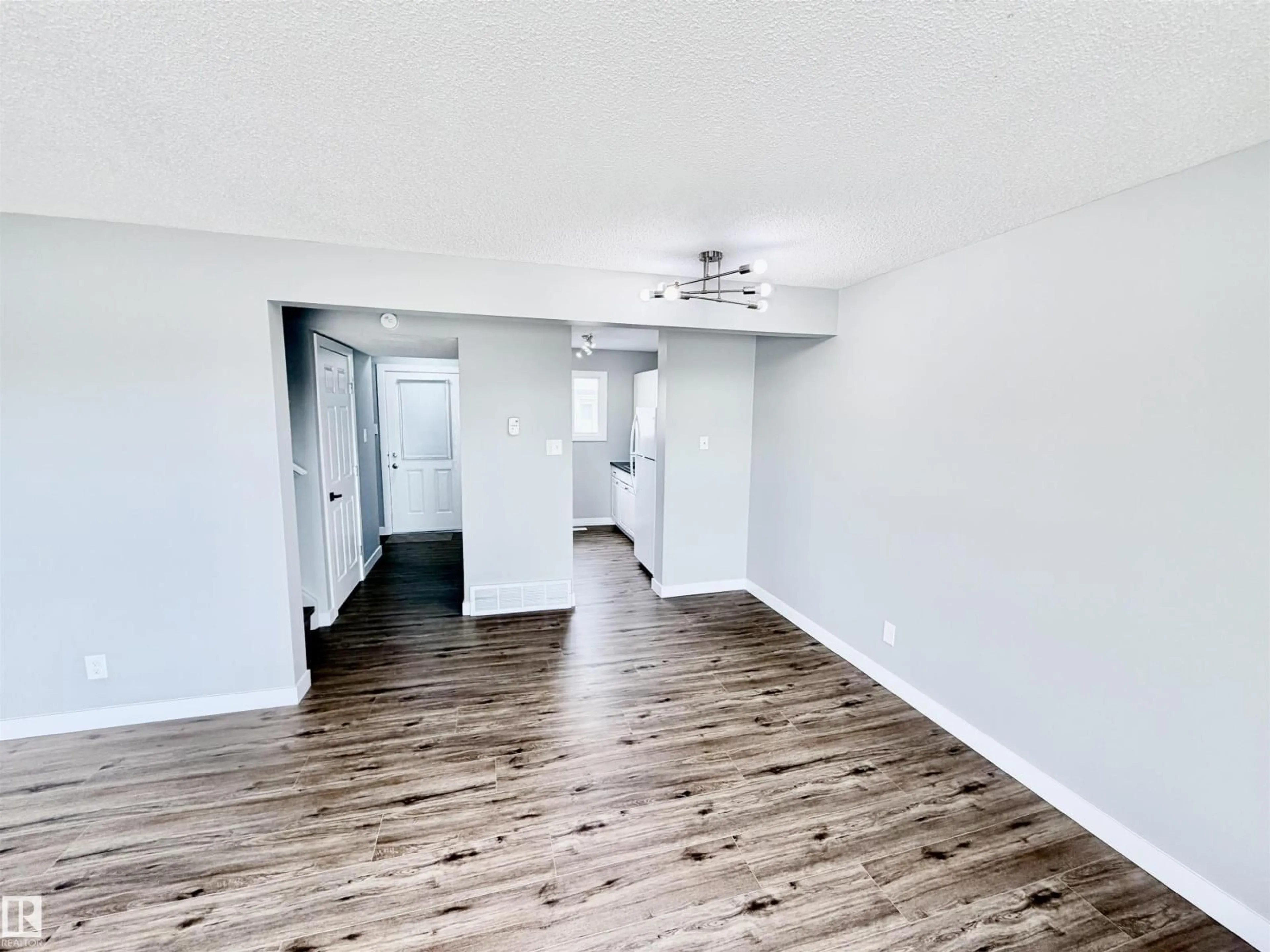 A pic of a room for 11430 139 AV, Edmonton Alberta T5X3L4