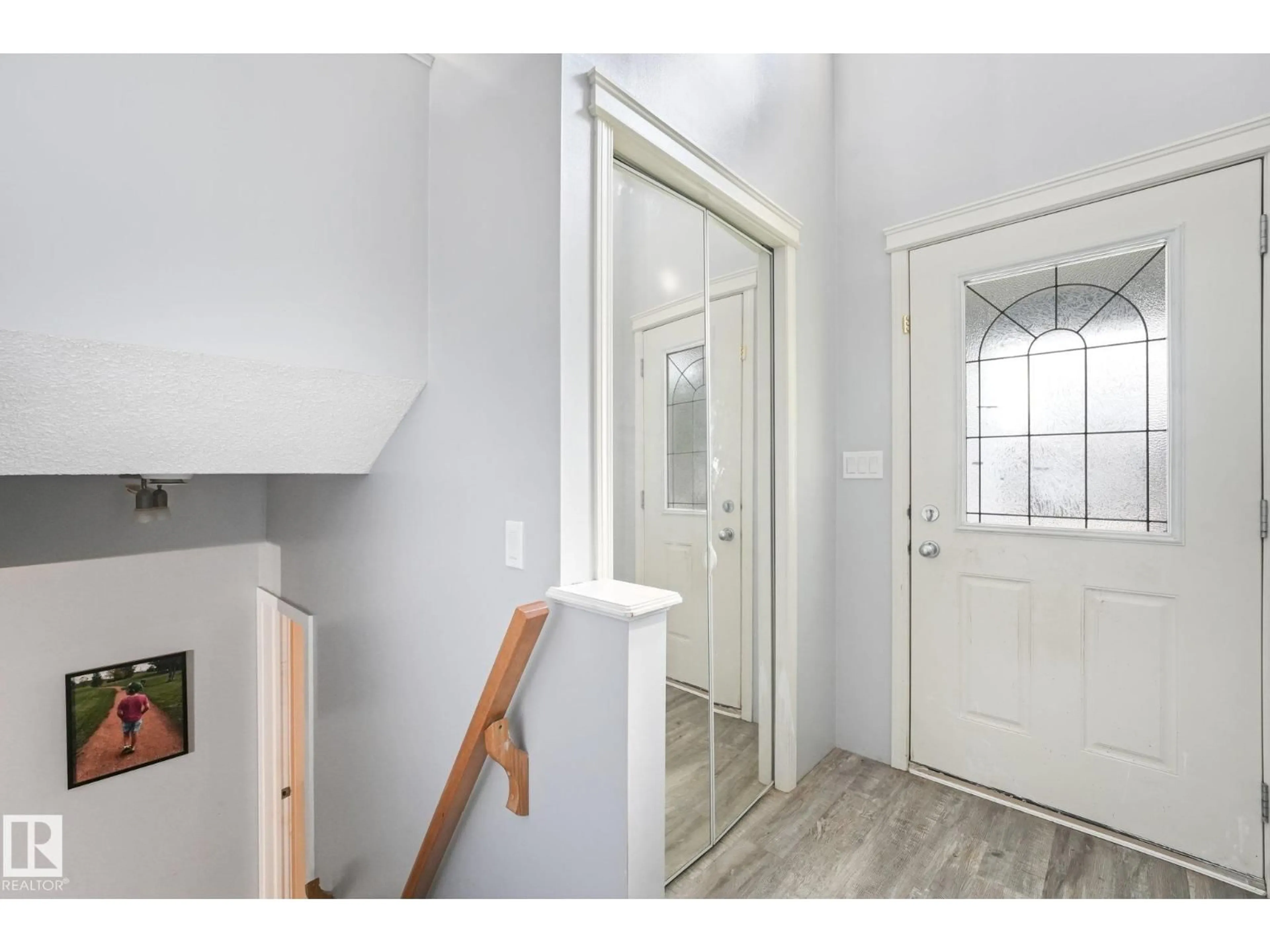 Indoor entryway for 14072 151 AV, Edmonton Alberta T6V1V1