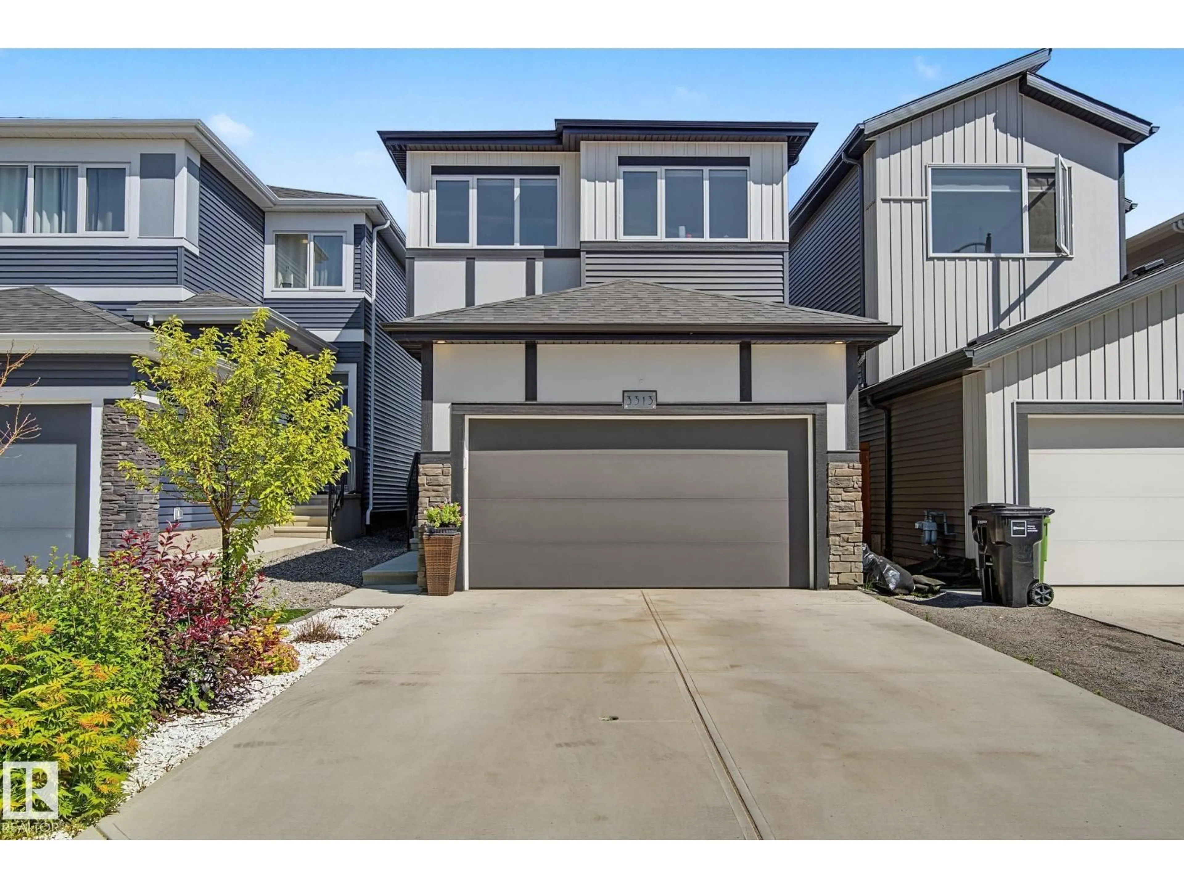 Home with vinyl exterior material, street for 3313 KULAY WY, Edmonton Alberta T6W5E7
