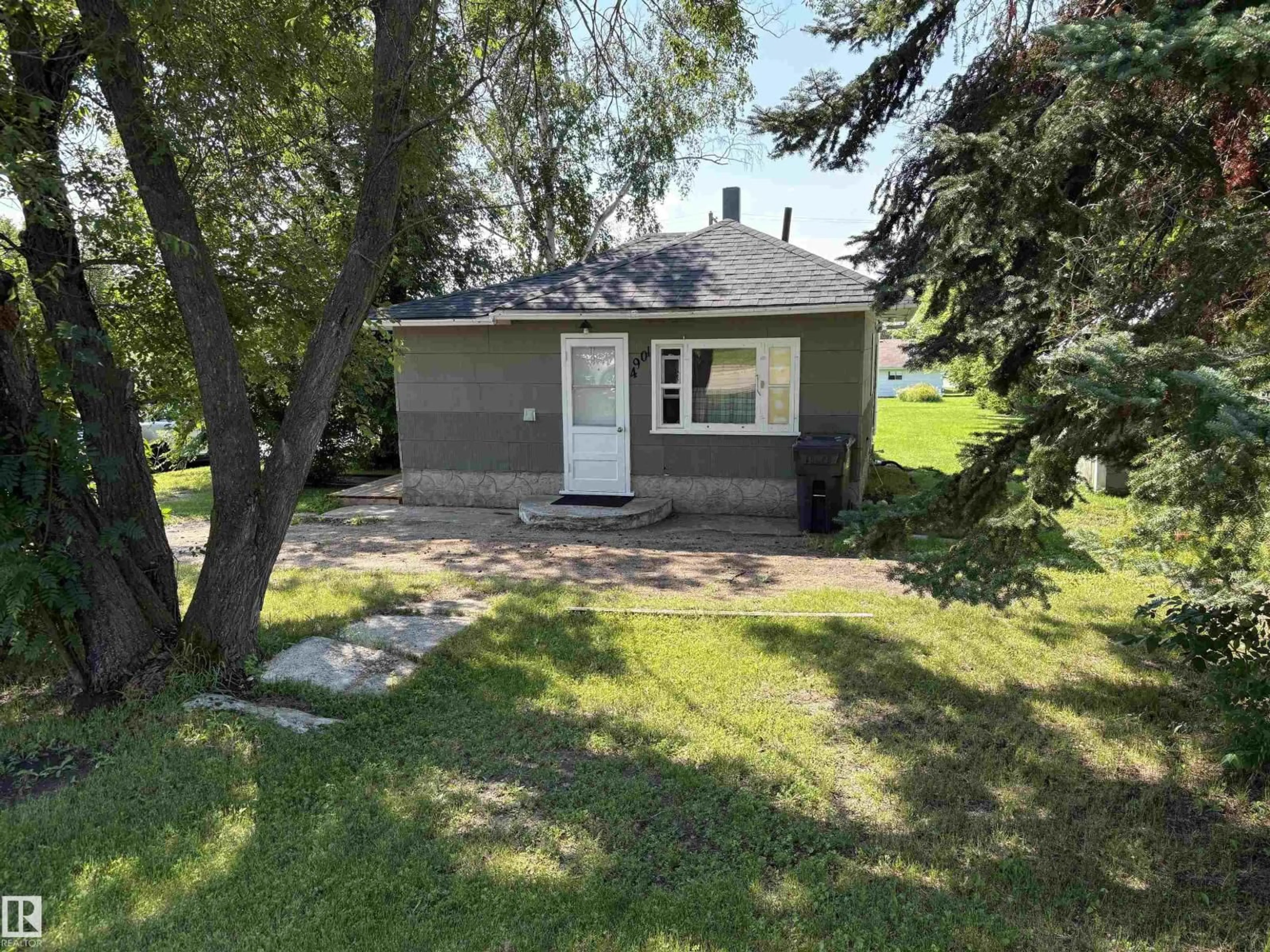 A pic from outside/outdoor area/front of a property/back of a property/a pic from drone, street for 4901 53 AV, Elk Point Alberta T0A1A0
