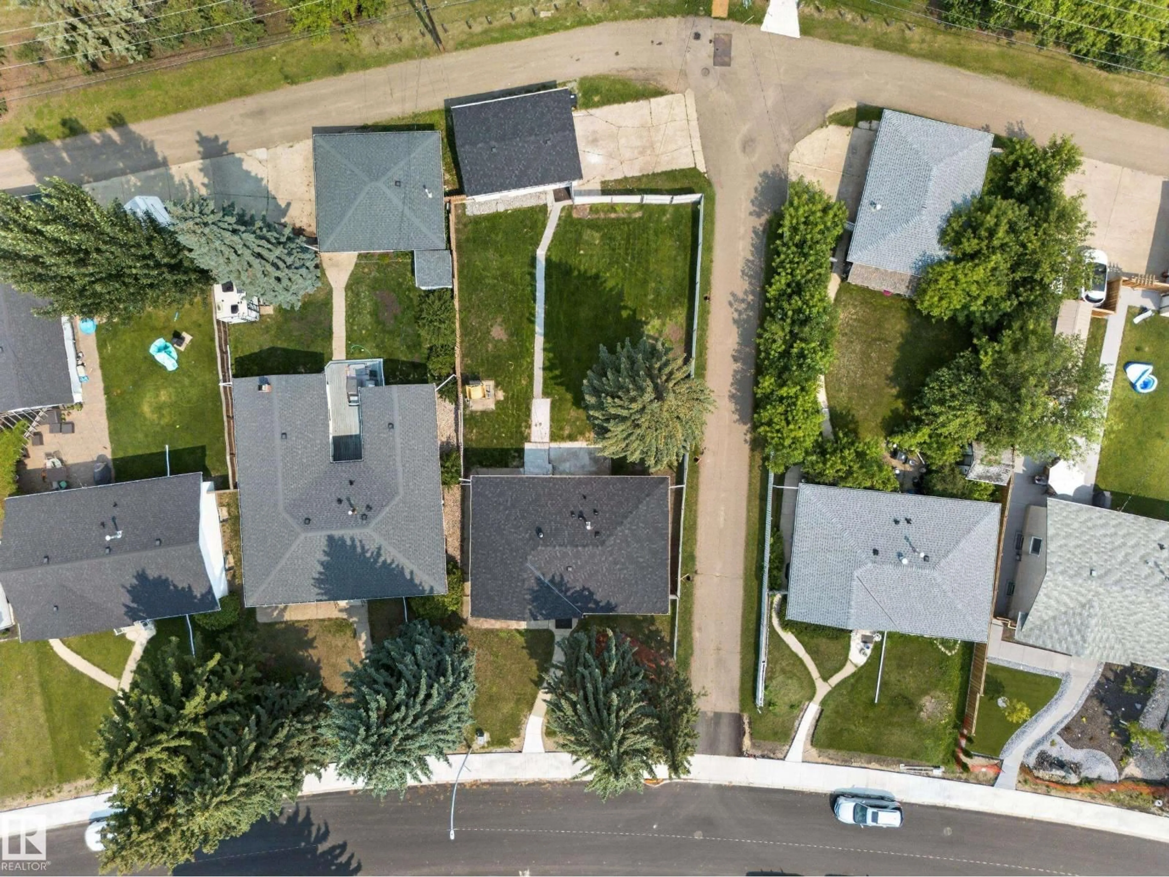 A pic from outside/outdoor area/front of a property/back of a property/a pic from drone, street for 5204 97A AV, Edmonton Alberta T6B1E1