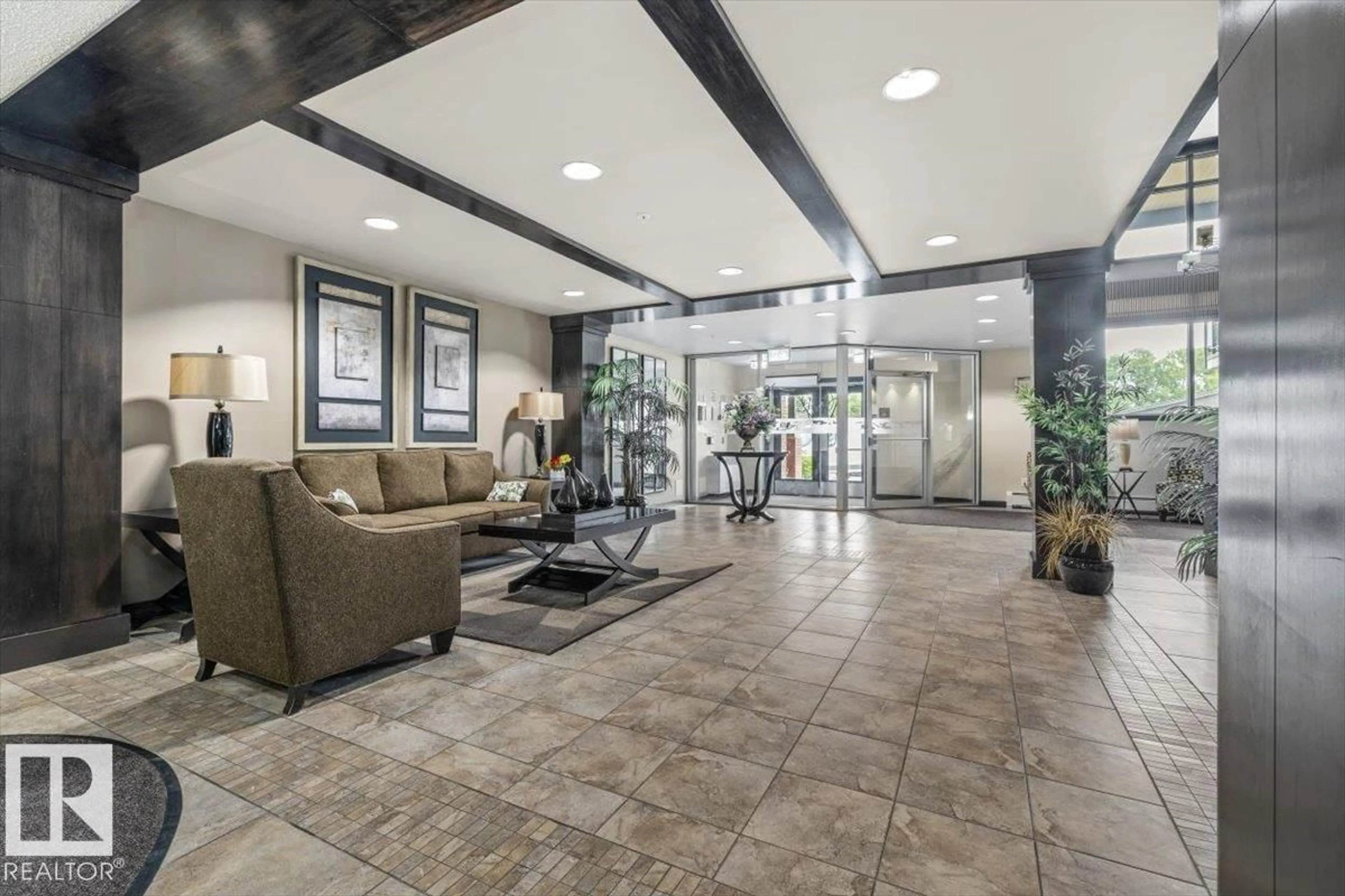 Lobby for 121 - 105 FESTIVAL WY, Sherwood Park Alberta T8L3B4
