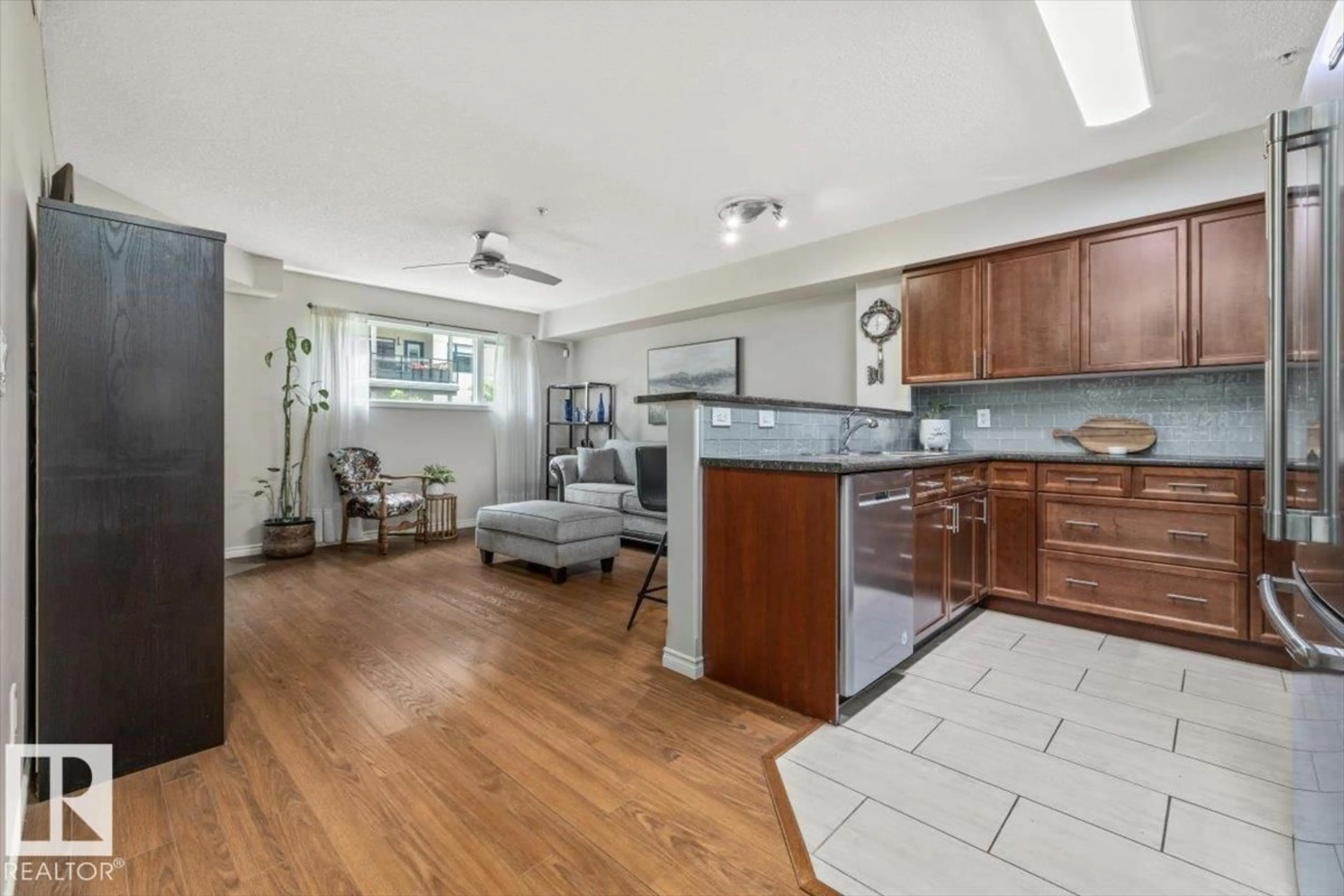 Open concept kitchen, ceramic/tile floor for 121 - 105 FESTIVAL WY, Sherwood Park Alberta T8L3B4