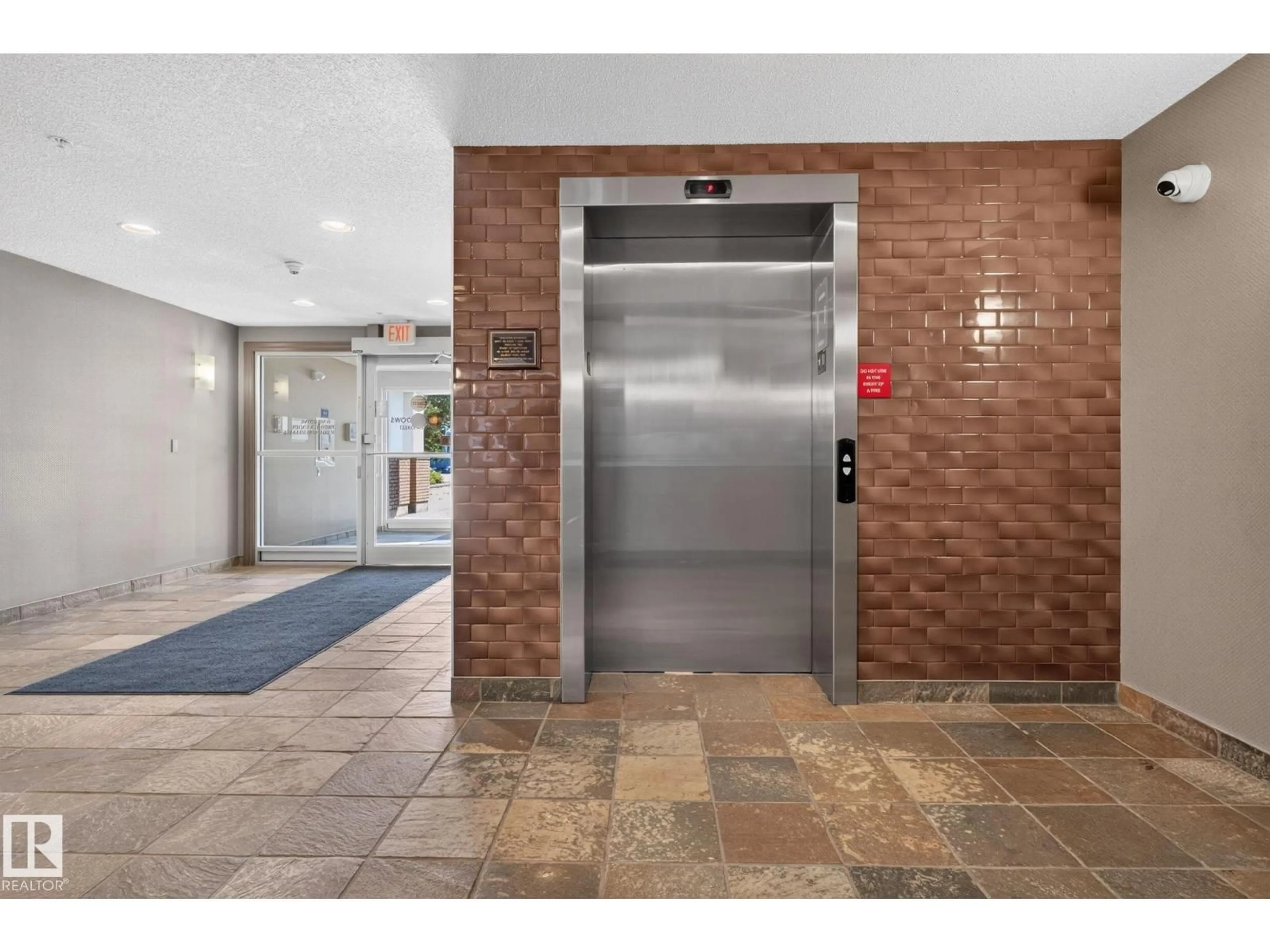Indoor foyer for 411 - 4407 23 ST, Edmonton Alberta T6T0B6