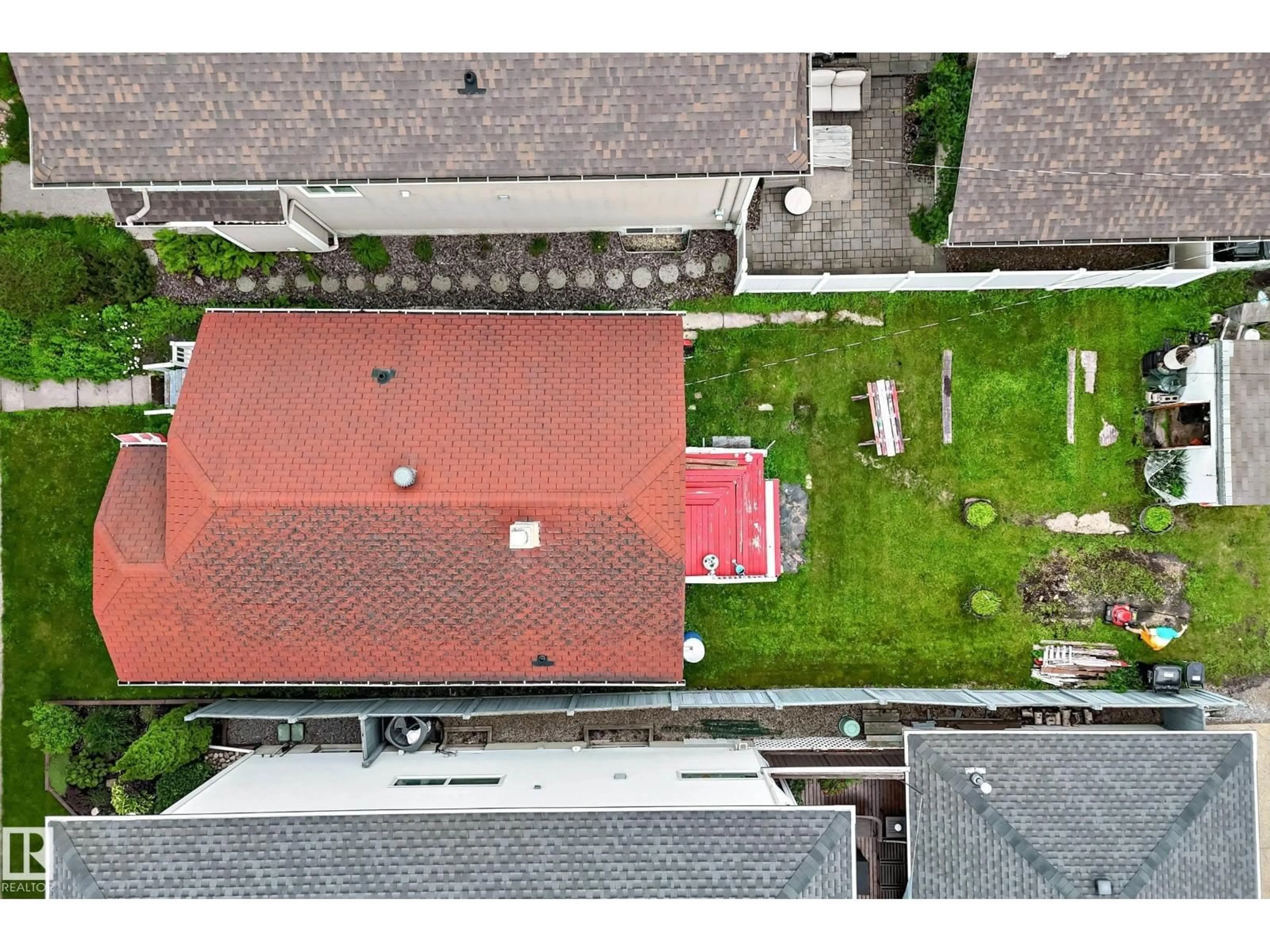 A pic from outside/outdoor area/front of a property/back of a property/a pic from drone, unknown for NW - 9413 101 ST, Edmonton Alberta T5K0W5