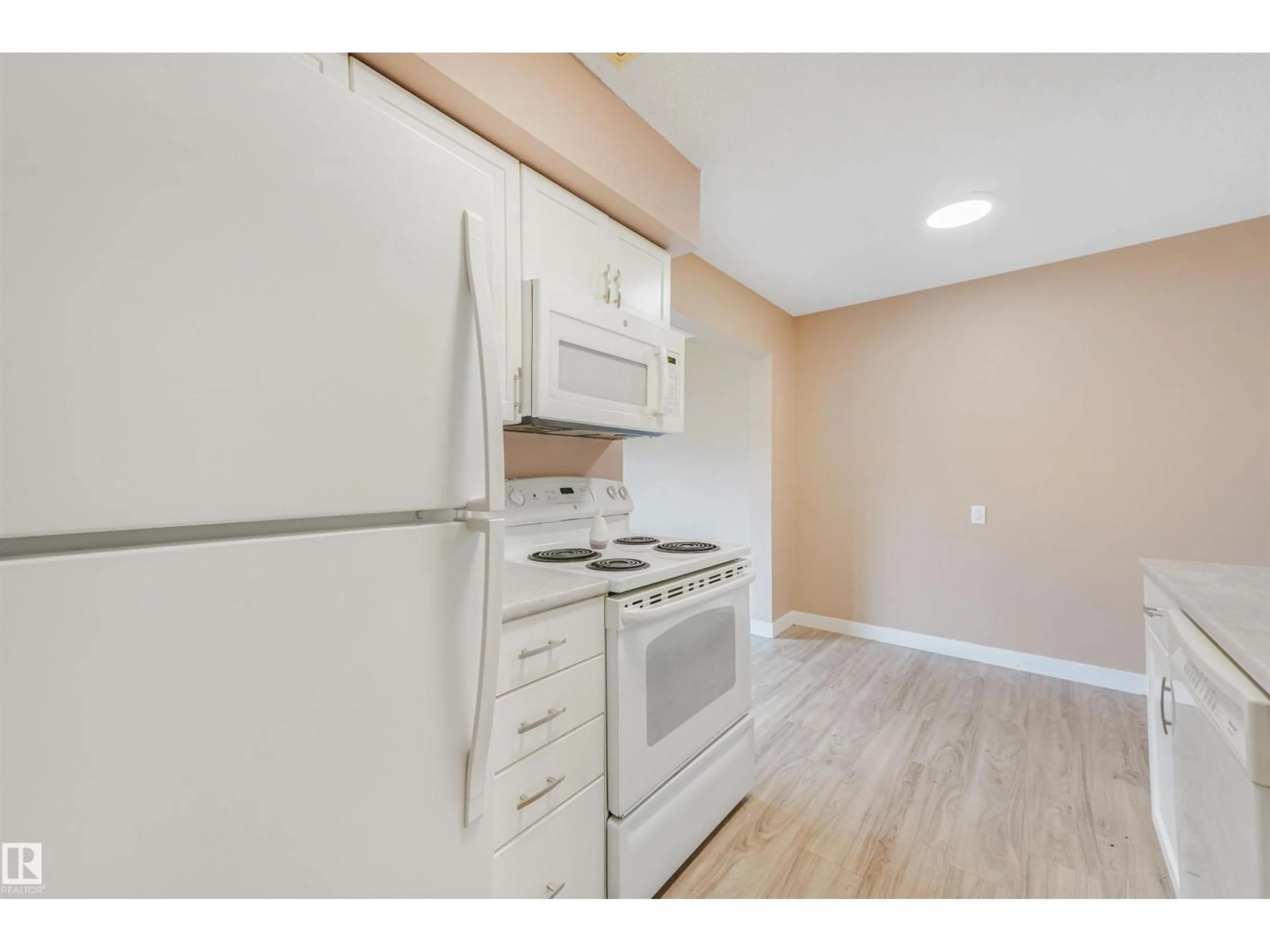 Standard kitchen, unknown for #8 - 14120 80 ST, Edmonton Alberta T5C1L6