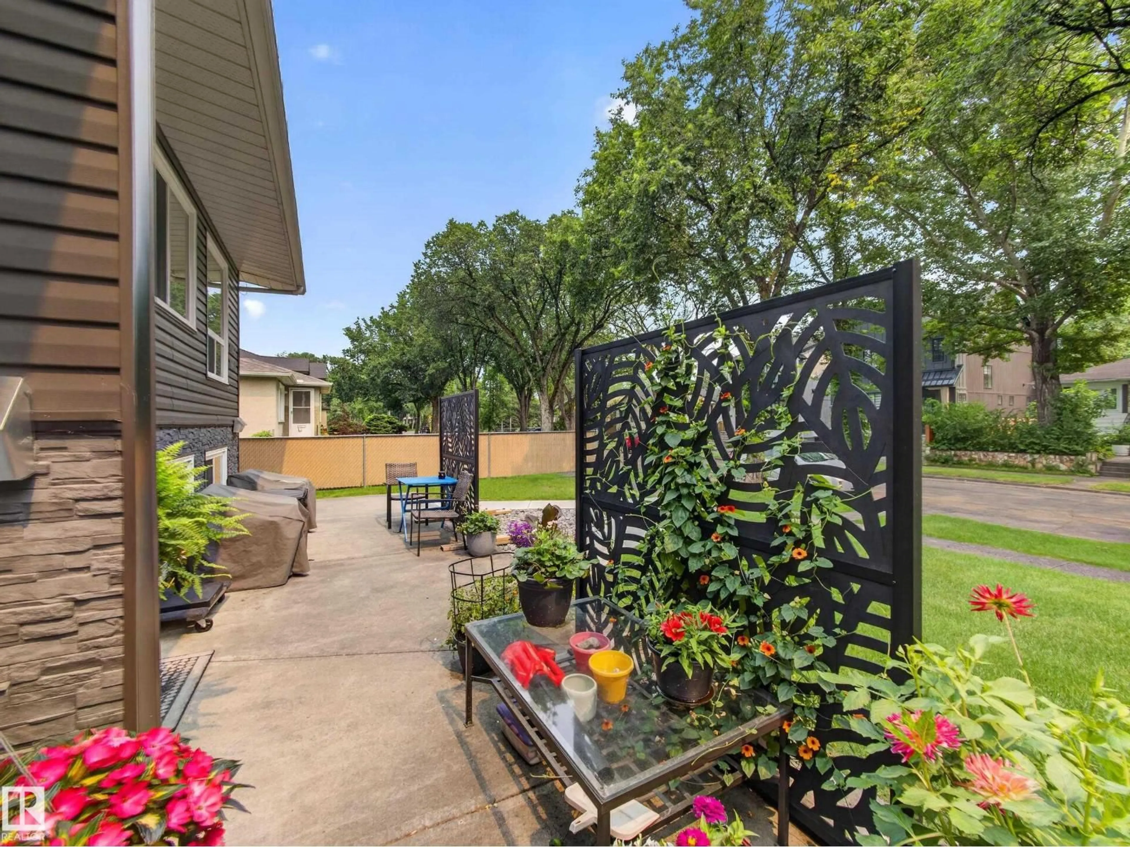Patio, street for NW - 10136 81 ST, Edmonton Alberta T6A3K5
