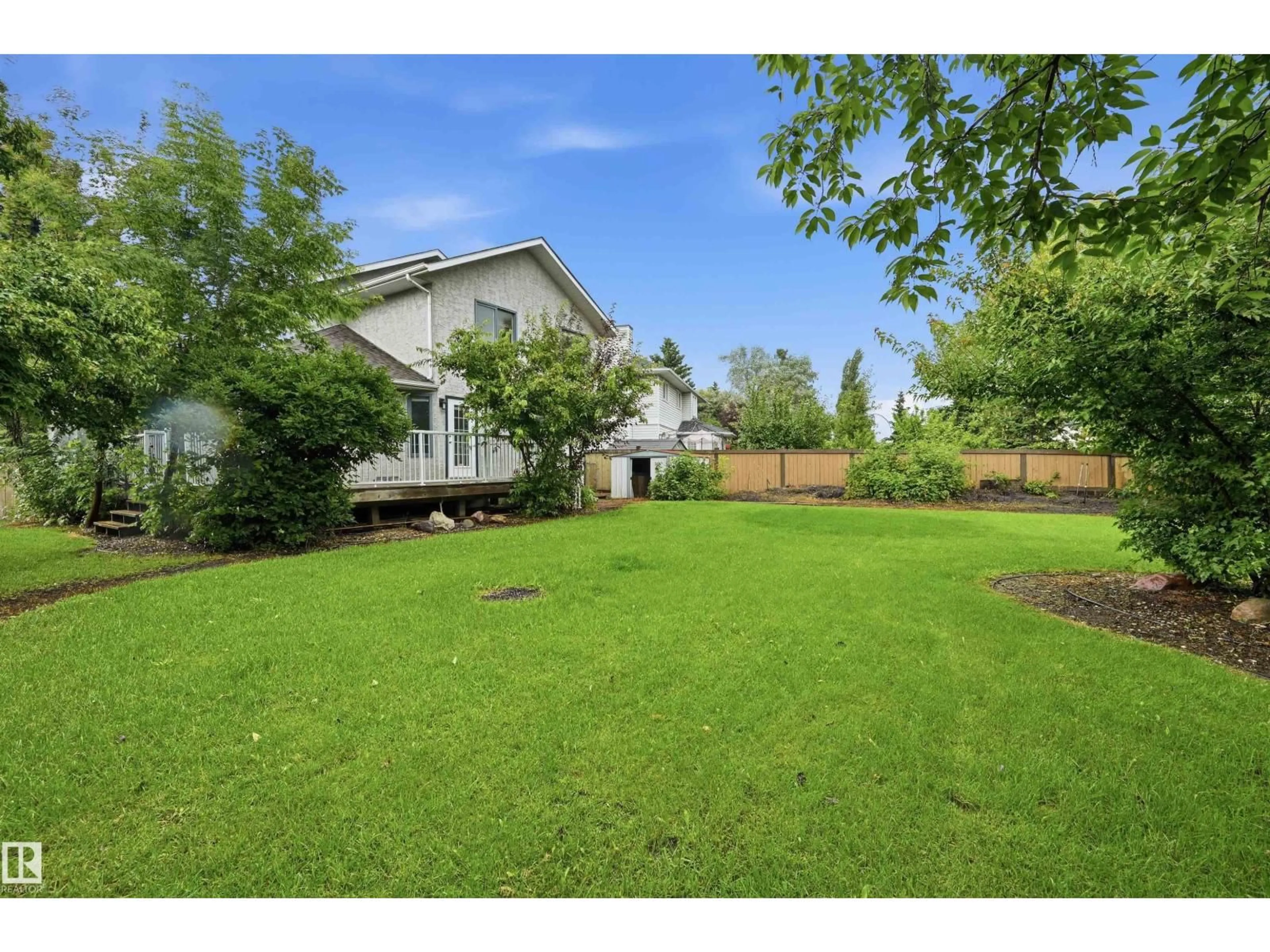 A pic from outside/outdoor area/front of a property/back of a property/a pic from drone, street for 219 BUCHANAN CL, Edmonton Alberta T6R2B7