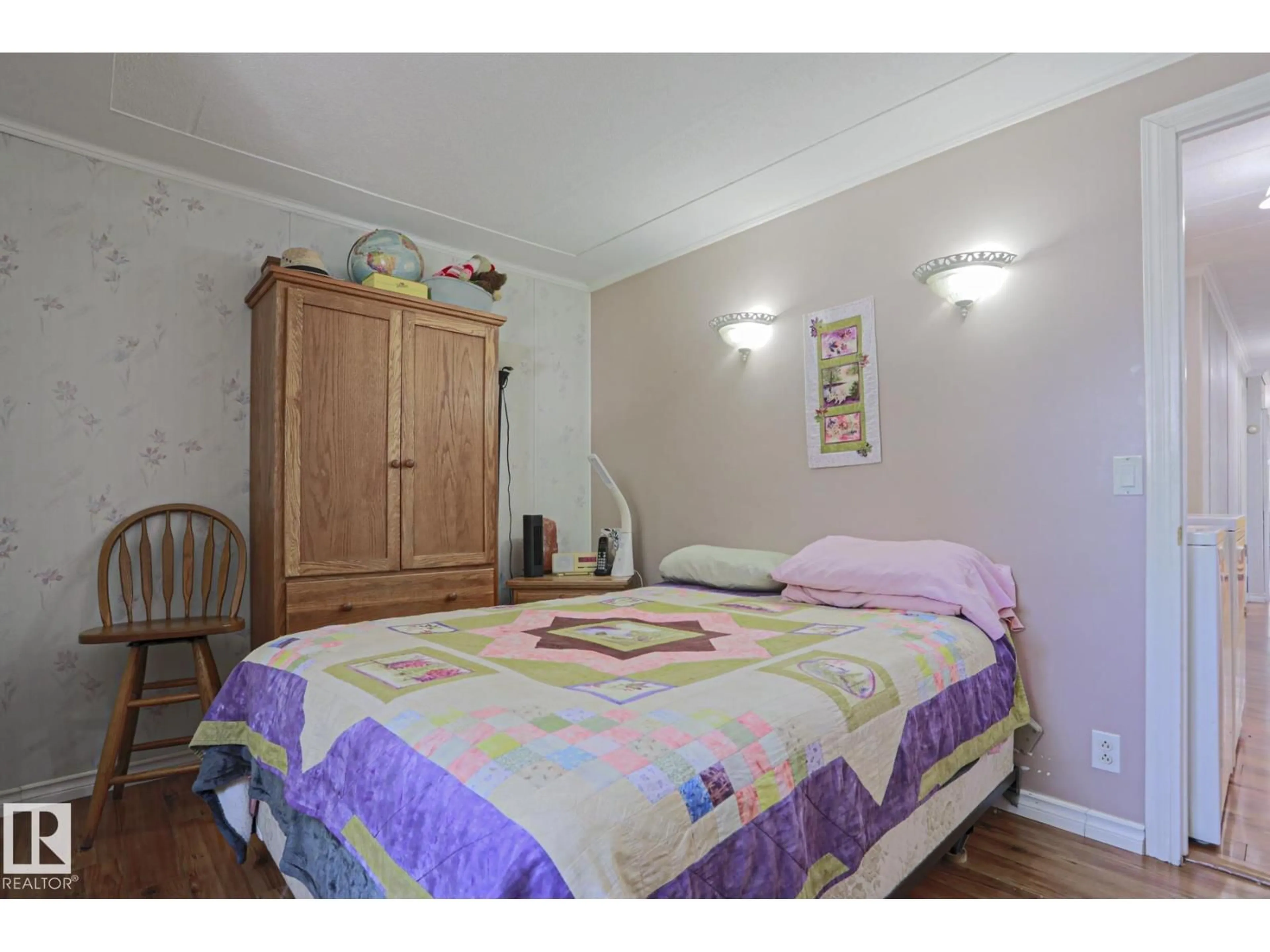 Bedroom with bed, wood/laminate floor for 137 LEE RIDGE RD, Edmonton Alberta T6K0N1