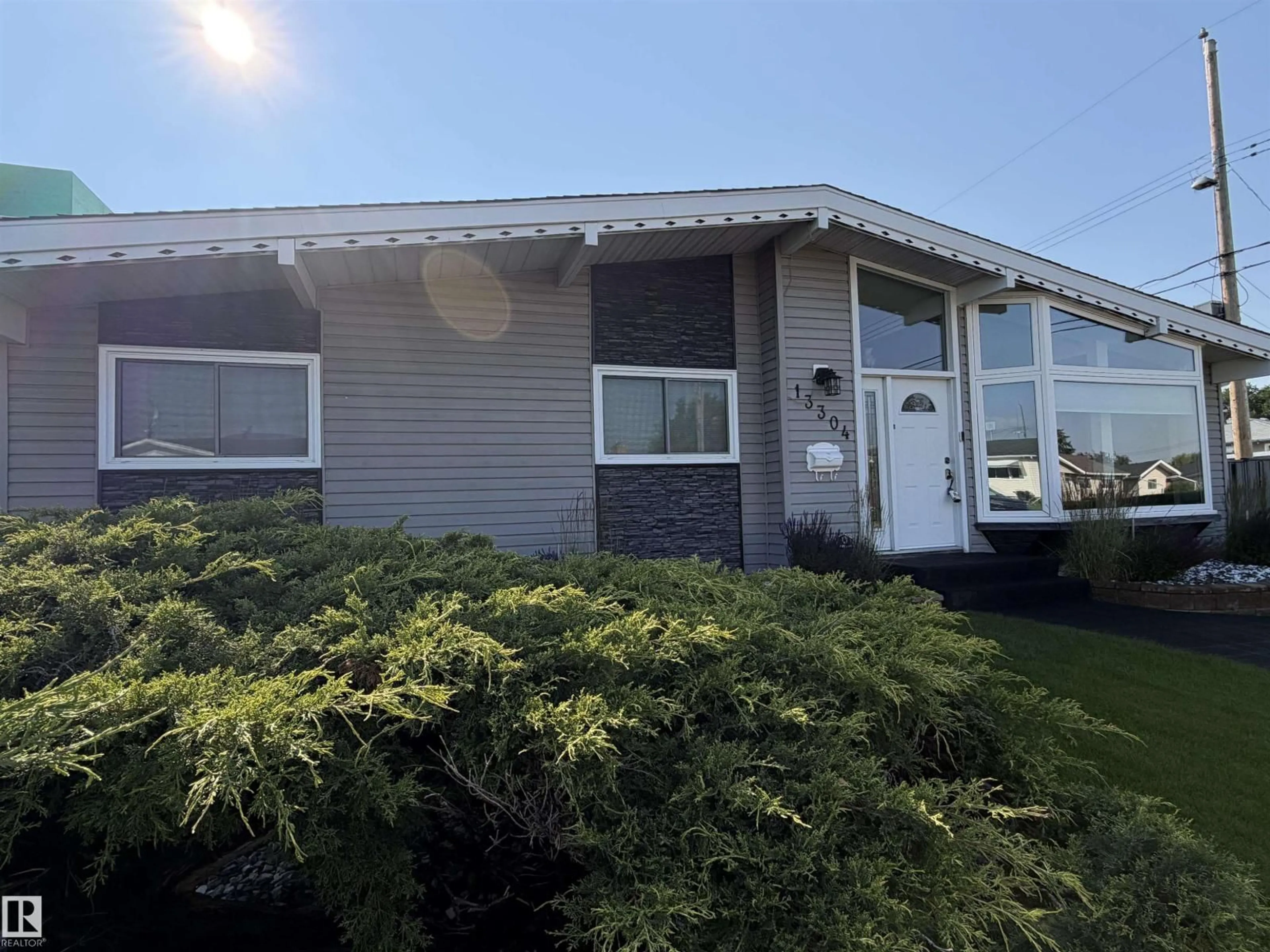 Home with vinyl exterior material, unknown for NW - 13304 70 ST, Edmonton Alberta T5C0K3