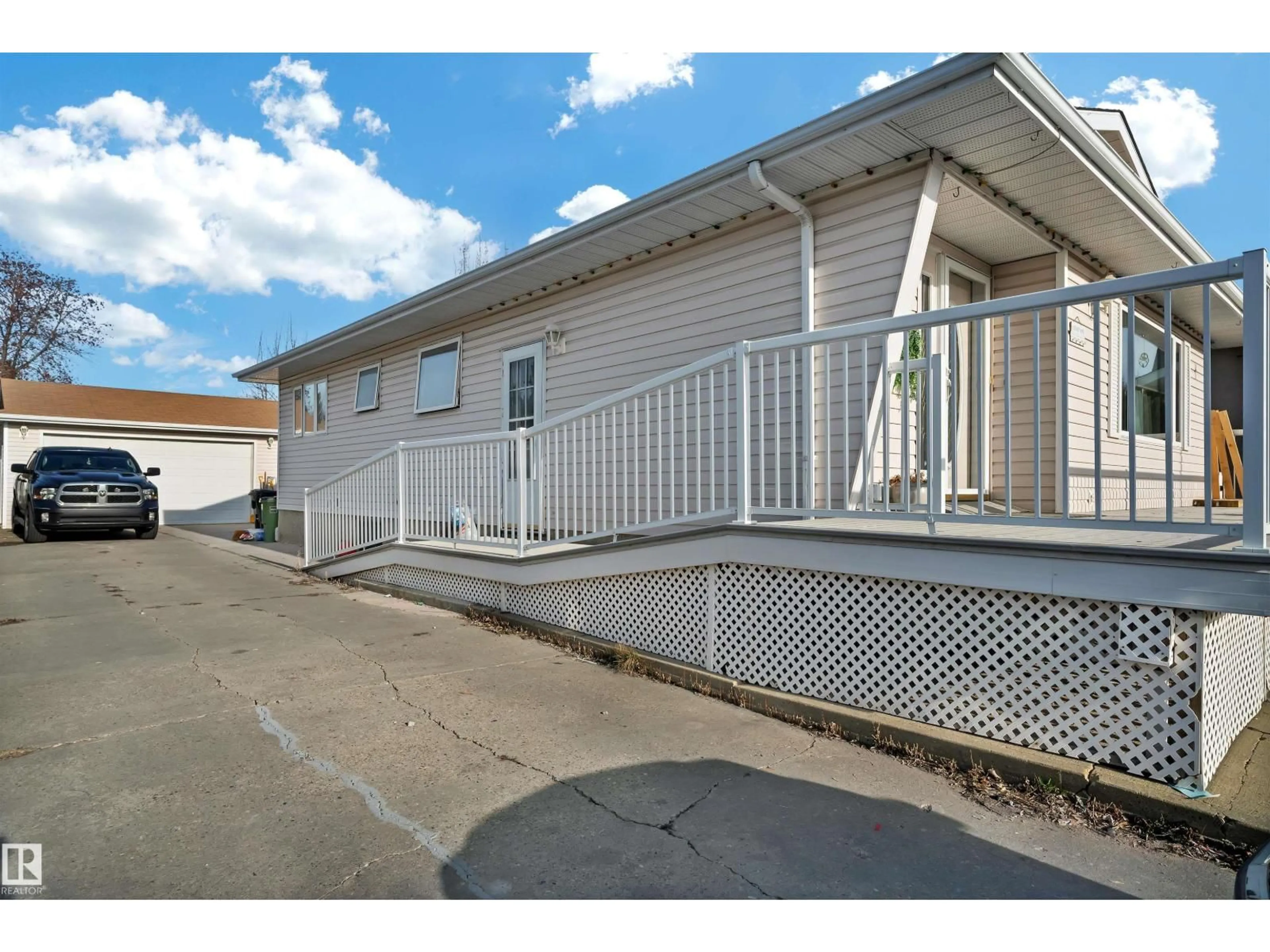 Patio, street for NW - 1412 63 ST, Edmonton Alberta T6L1X7