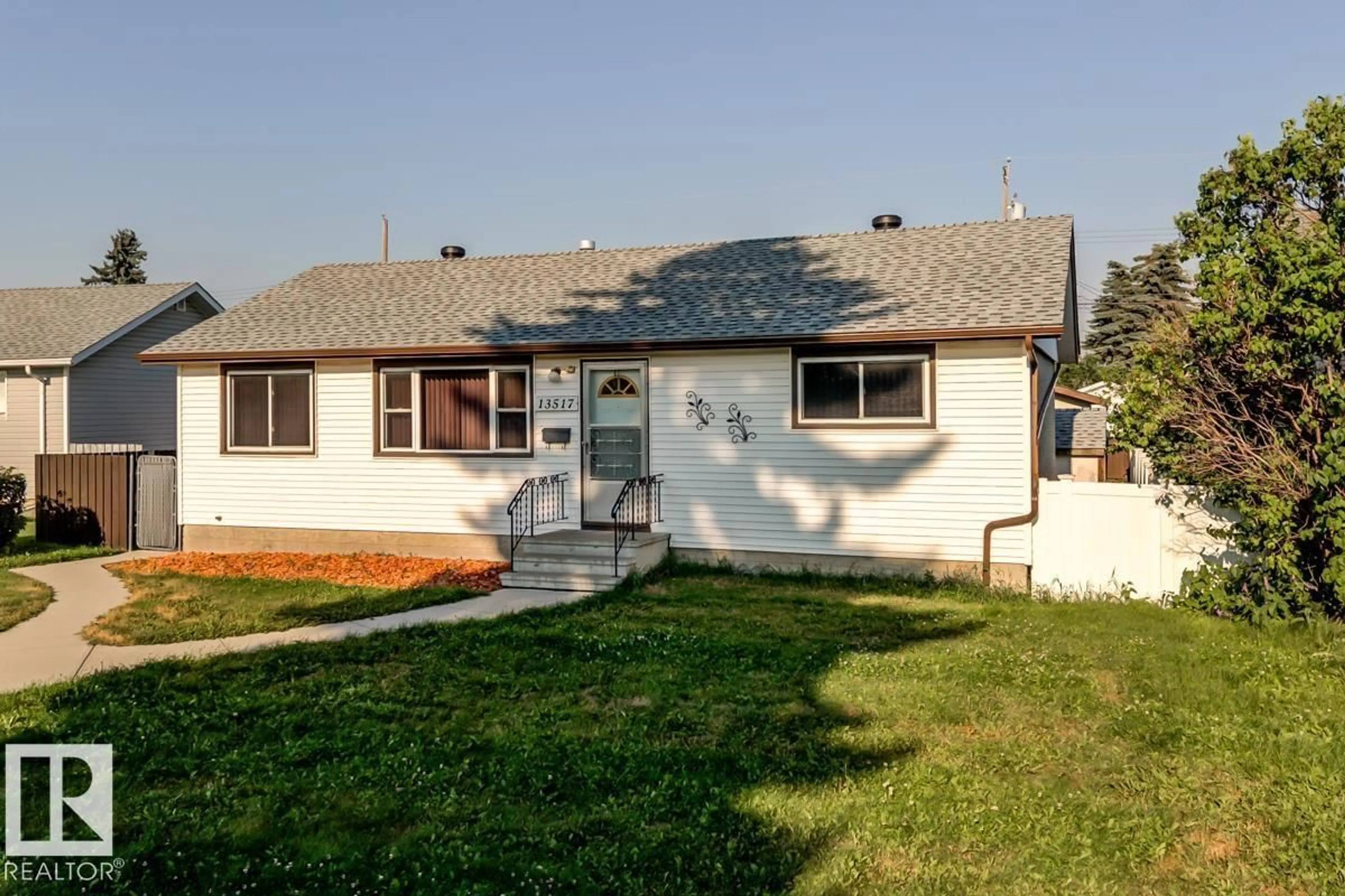 Unknown for 13517 136 ST, Edmonton Alberta T5L2A2