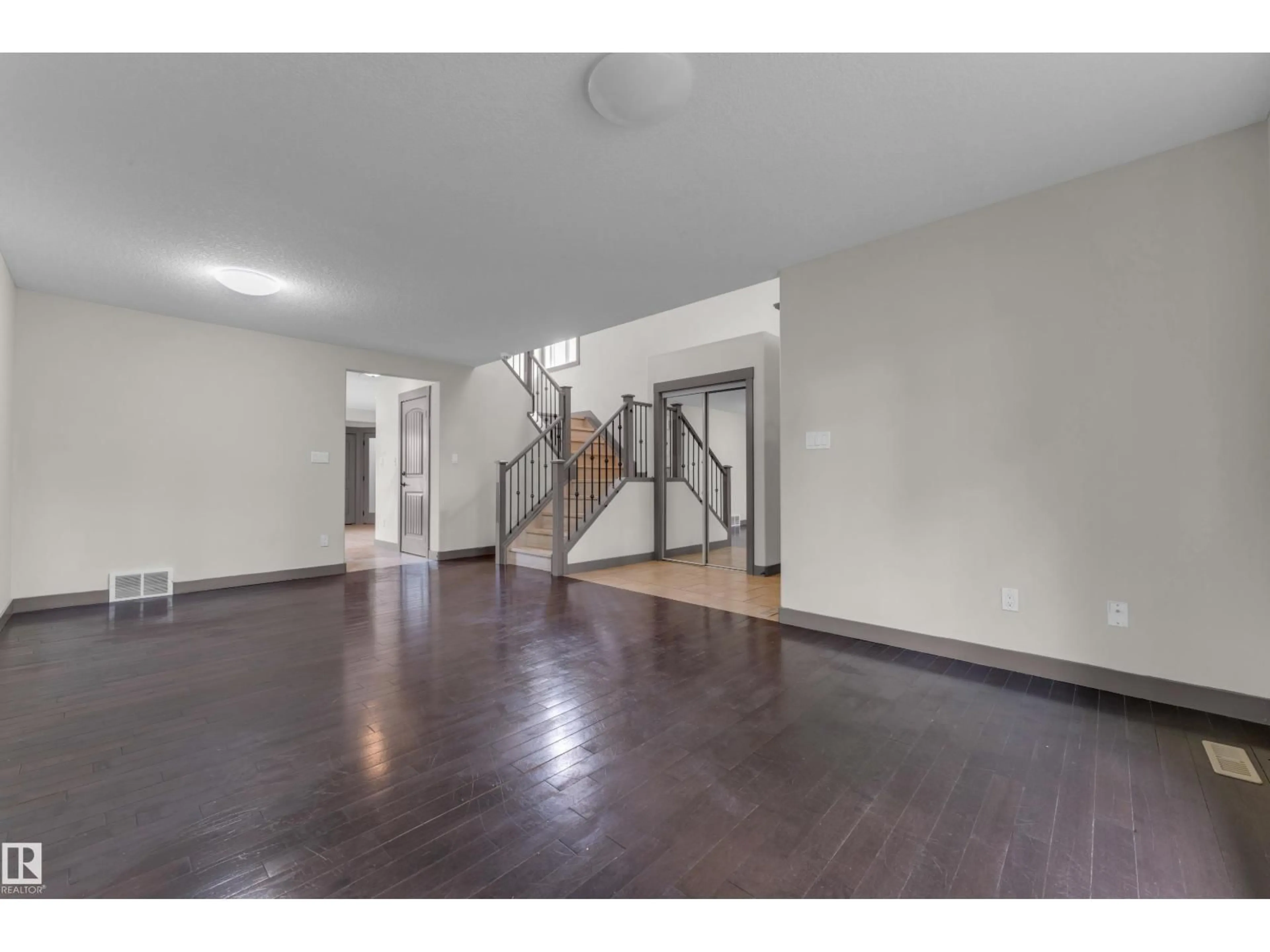 Unknown for 11817 37 ST, Edmonton Alberta T5W2B7