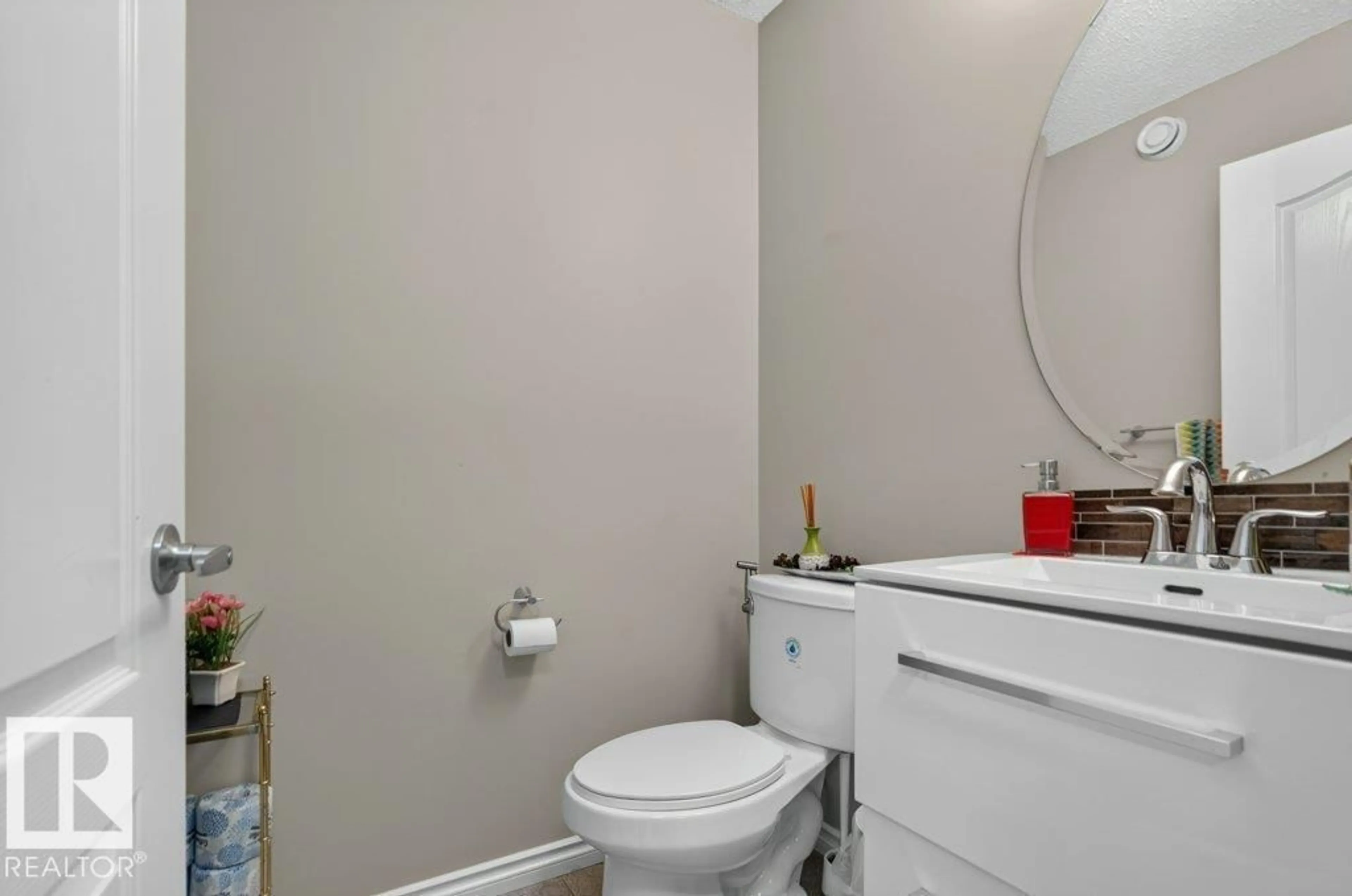 Standard bathroom, floor is not visible for 692 SECORD BV, Edmonton Alberta T5T6Z6