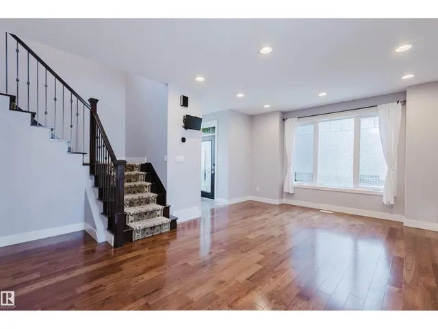 10626 81 AV, Edmonton 4