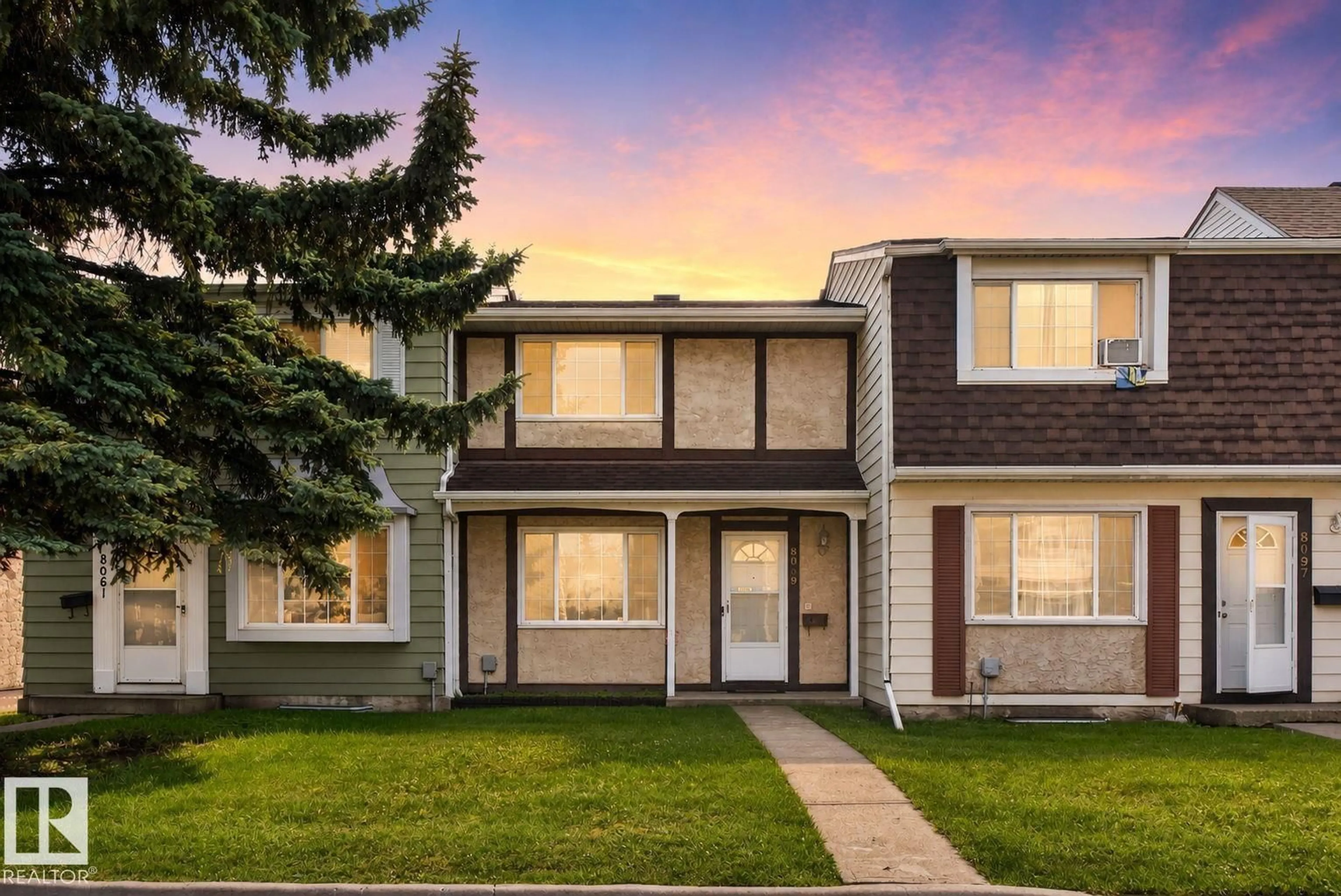 Home with vinyl exterior material, street for NW - 8059 178 ST, Edmonton Alberta T5T1L3