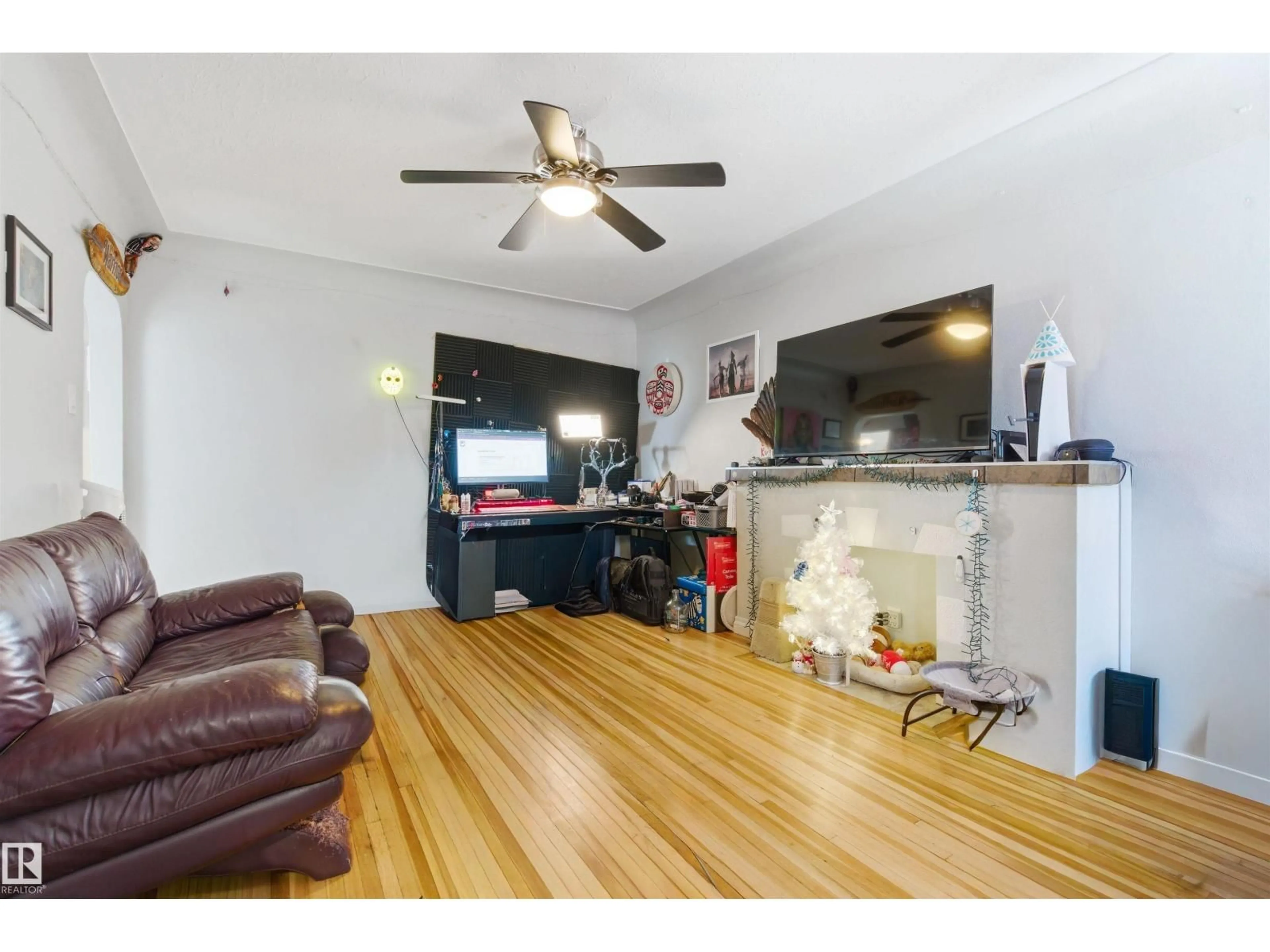 A pic of a room for NW - 12758 117 ST, Edmonton Alberta T5E5J5