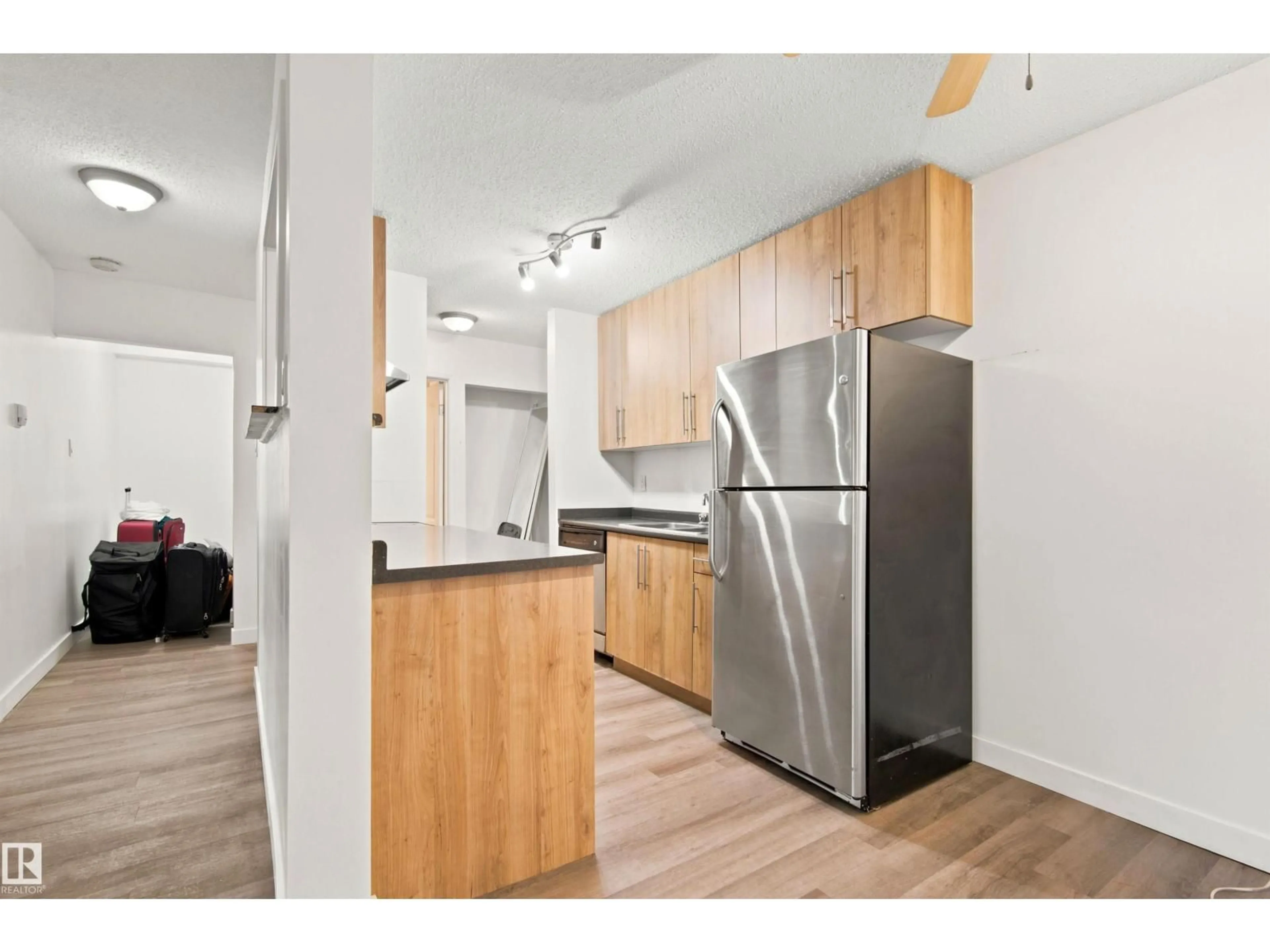 Standard kitchen, wood/laminate floor for #112 - 10529 93 ST, Edmonton Alberta T5H1X6