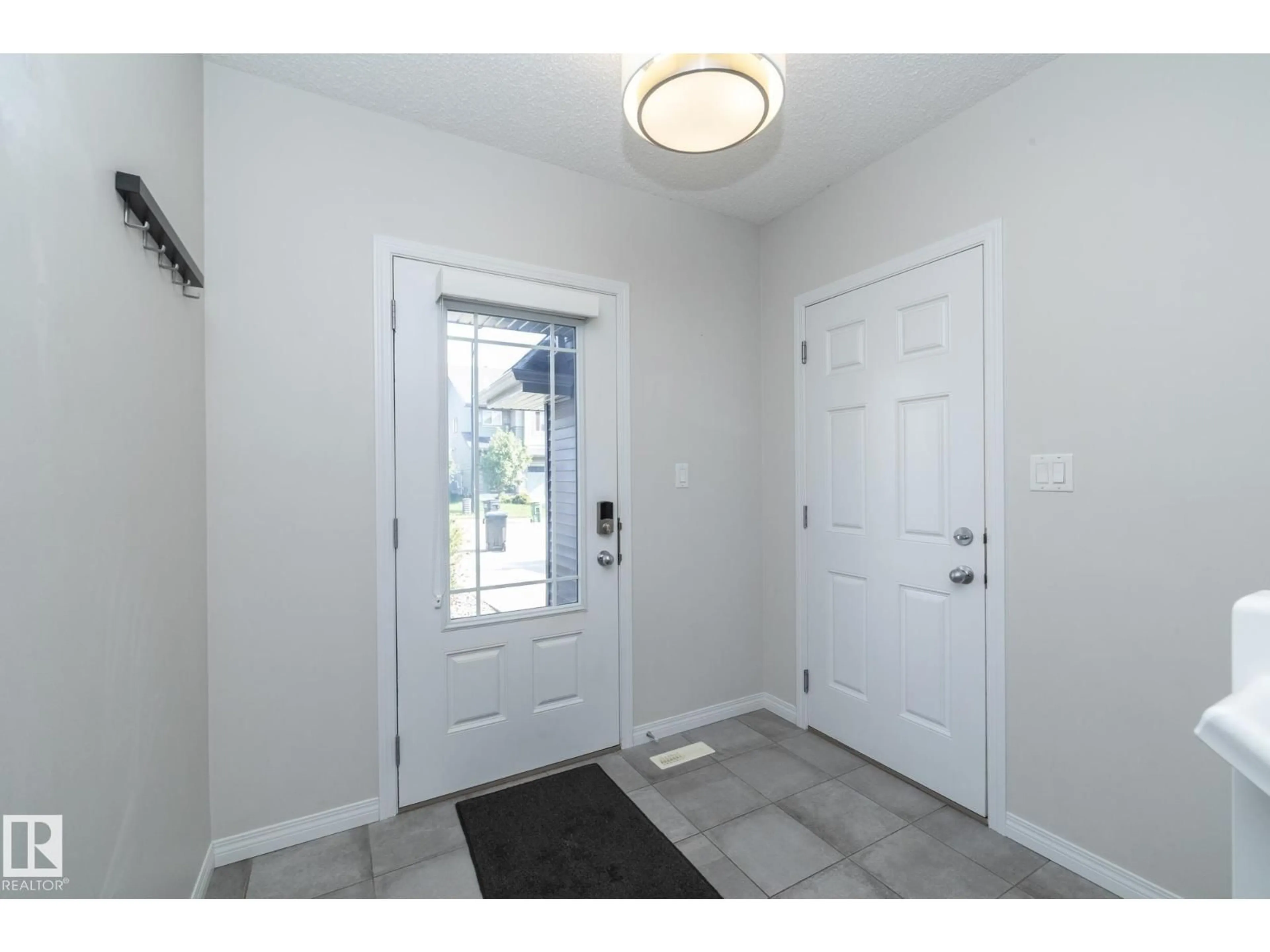 Indoor entryway for SW - 5233 CRABAPPLE LI, Edmonton Alberta T6X2H6