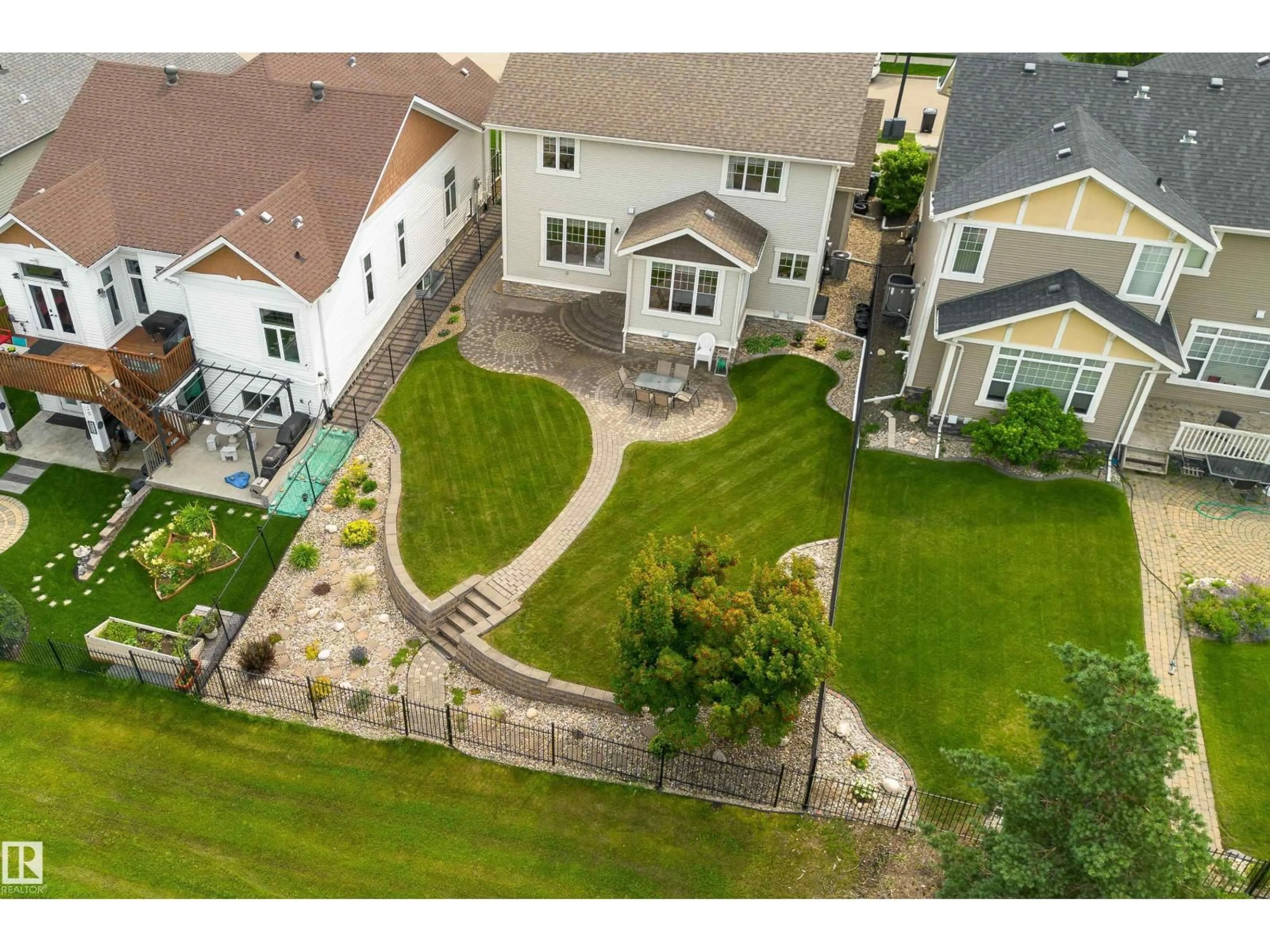 A pic from outside/outdoor area/front of a property/back of a property/a pic from drone, street for 2338 FREZENBERG AV, Edmonton Alberta T5E5R9