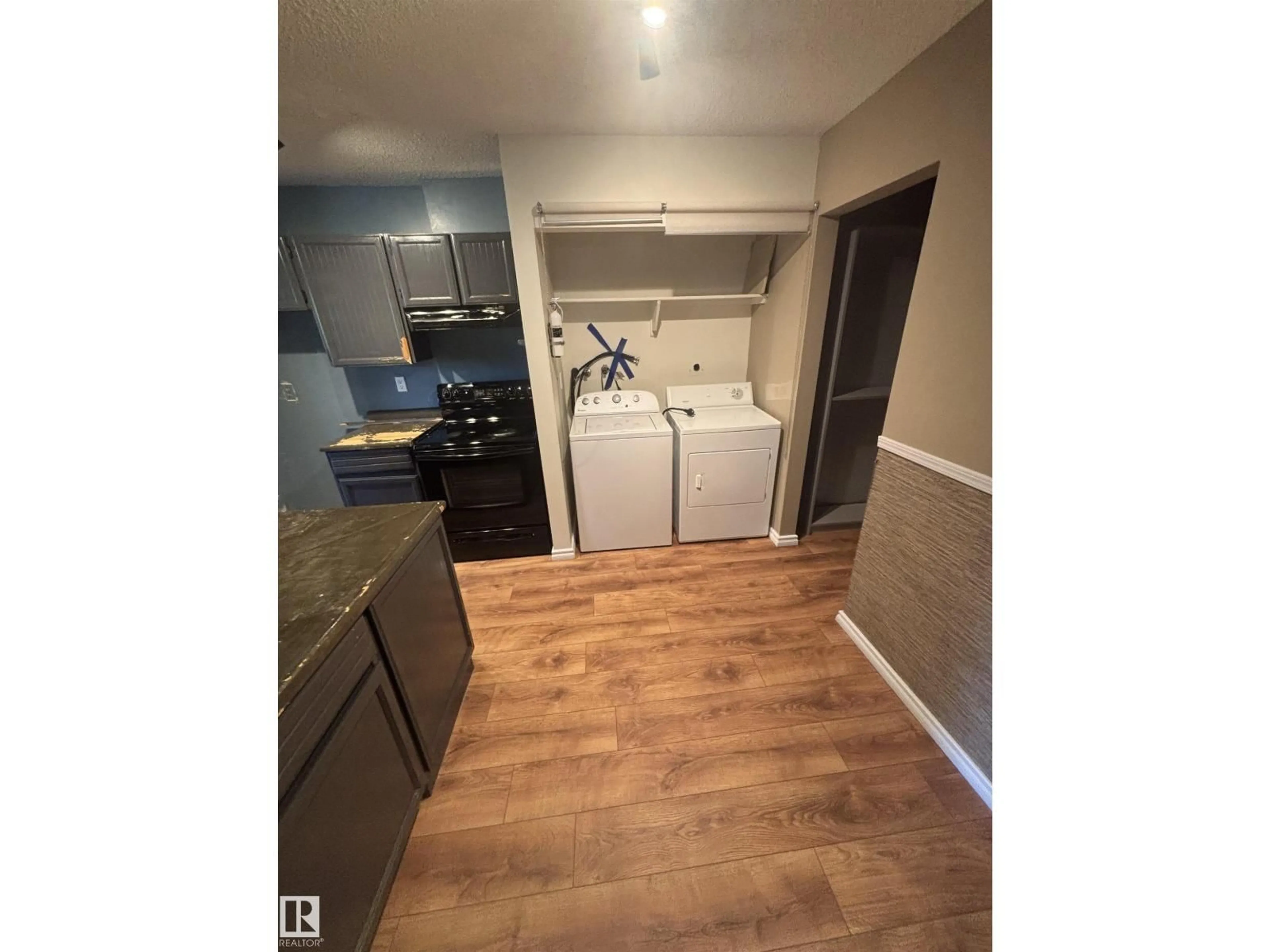 Standard kitchen, wood/laminate floor for 206 - 2311 119 ST, Edmonton Alberta T6J4E2