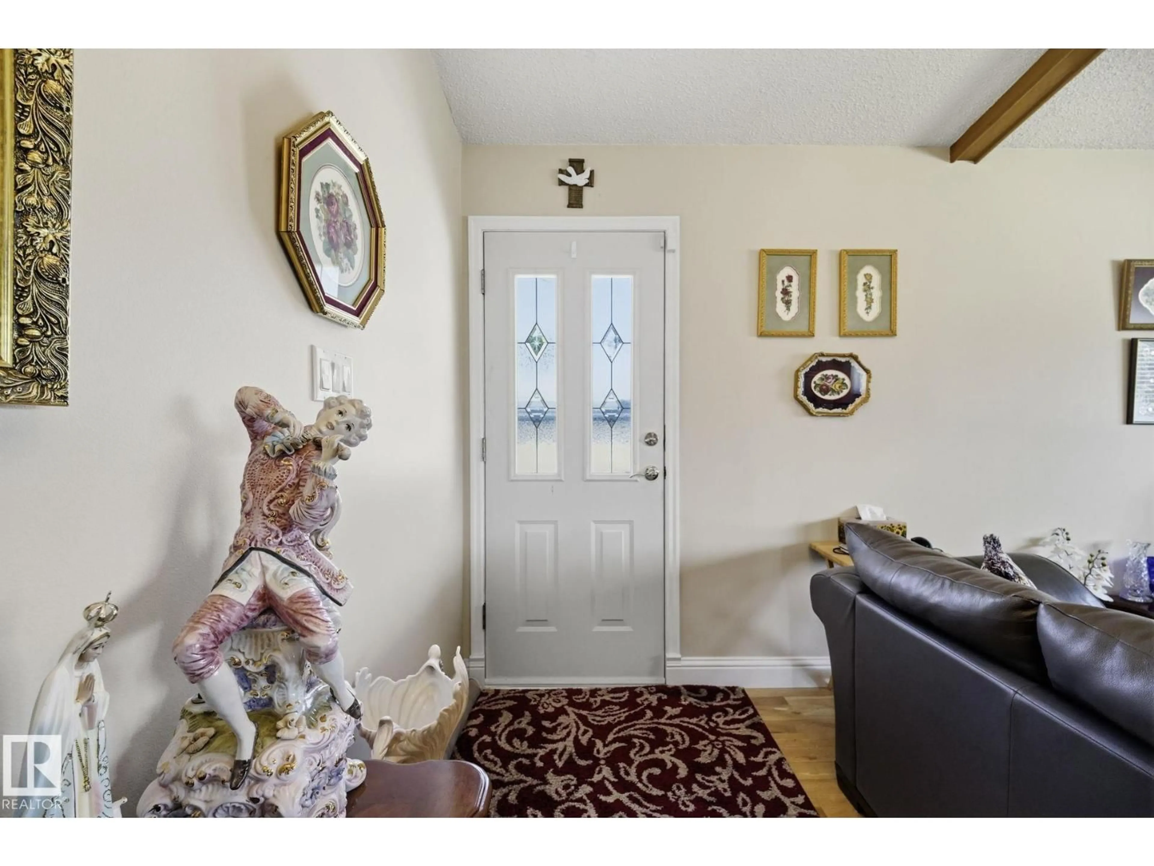 Indoor entryway for NW - 15204 75A ST, Edmonton Alberta T5C1A7