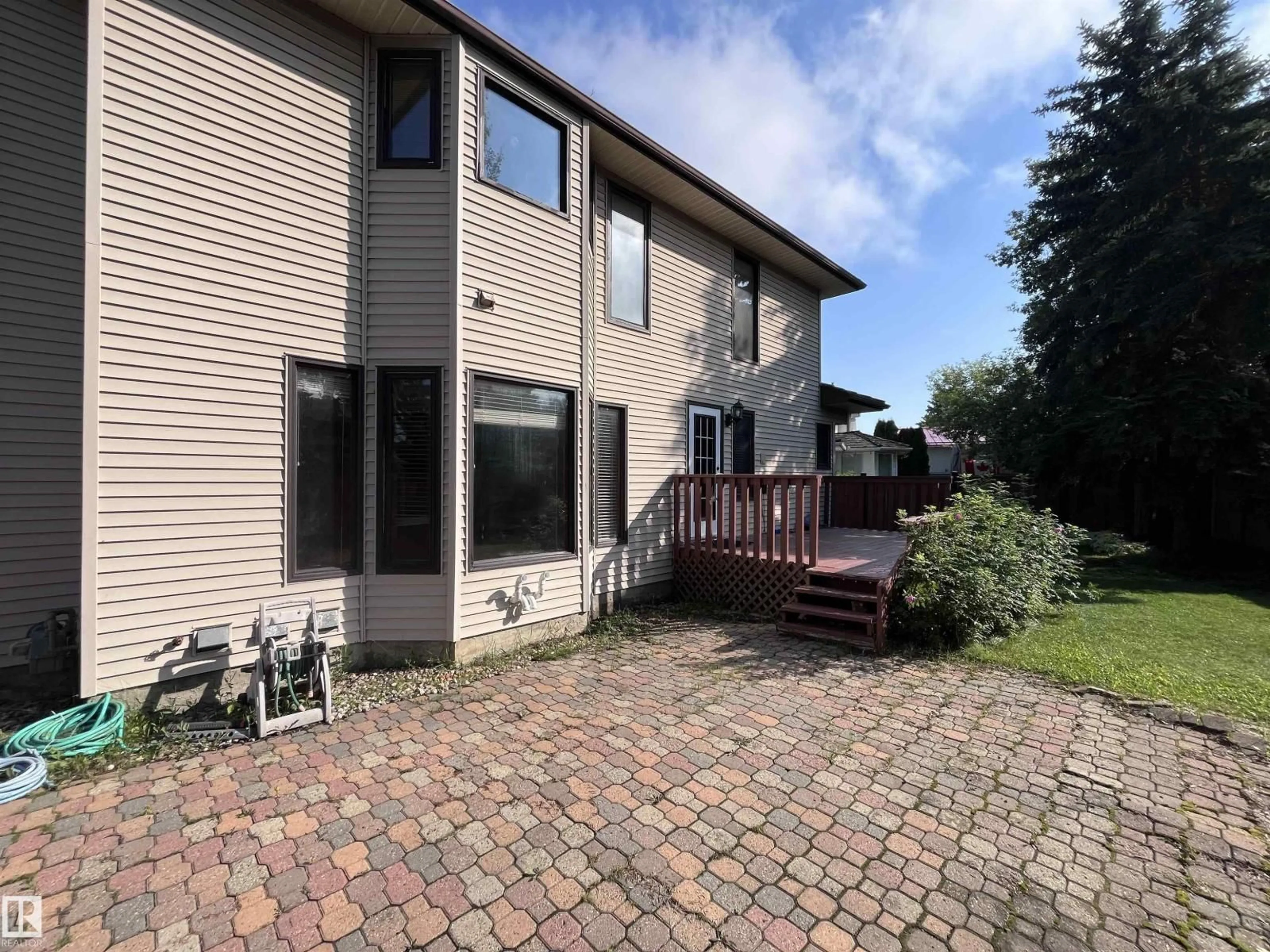 Patio, street for 507 BURTON CL, Edmonton Alberta T6R2B2