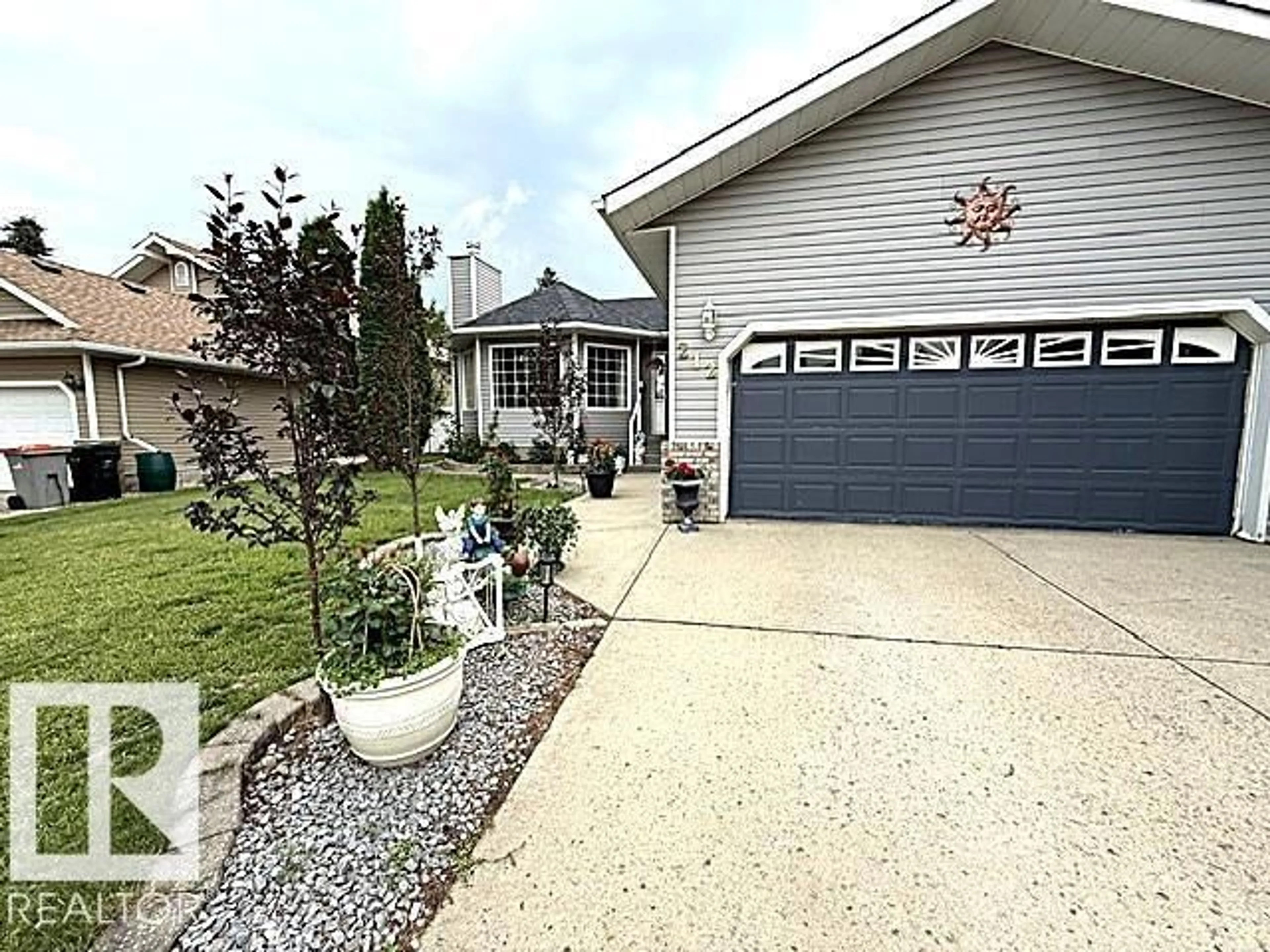 Indoor garage for 212 WEST LIBERTY CR, Millet Alberta T0C1Z0