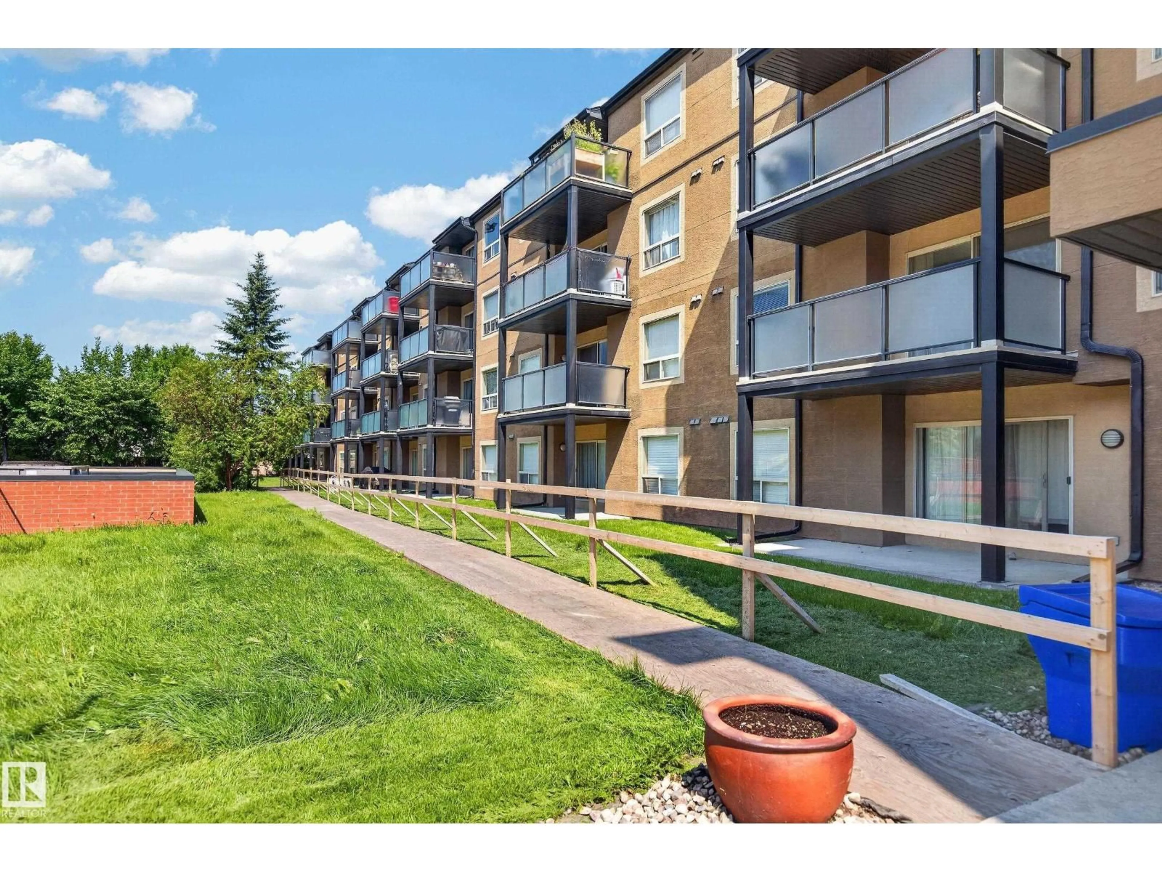 Patio, unknown for #104 - 13907 136 ST, Edmonton Alberta T6V1Y5