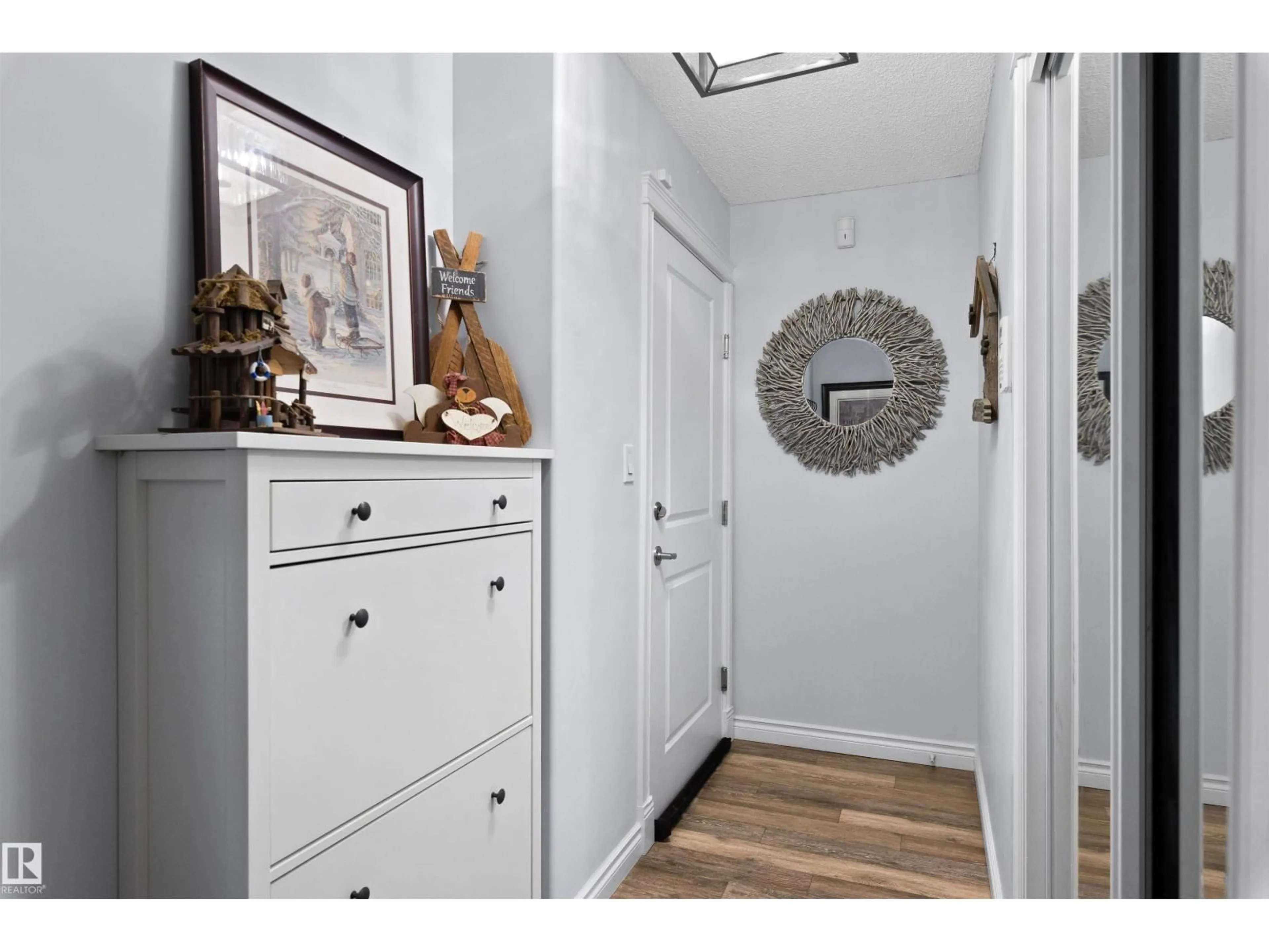 Indoor entryway for 411B SPRUCE RIDGE DR, Spruce Grove Alberta T7X4P4