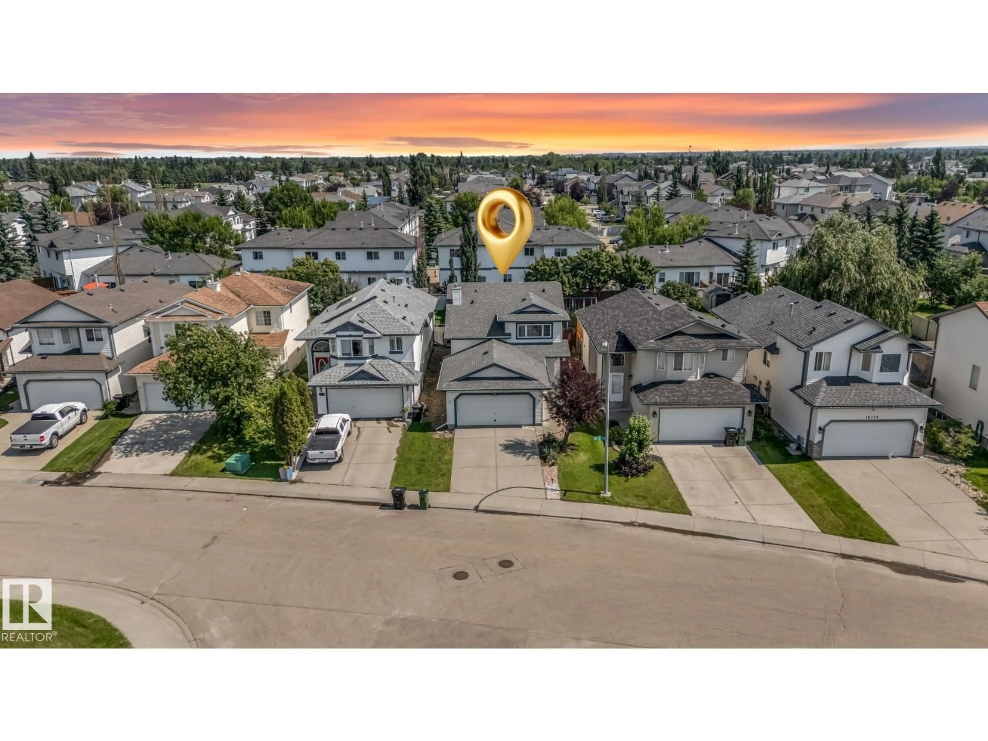 A pic from outside/outdoor area/front of a property/back of a property/a pic from drone, street for NW - 16737 116 ST, Edmonton Alberta T5X6B8