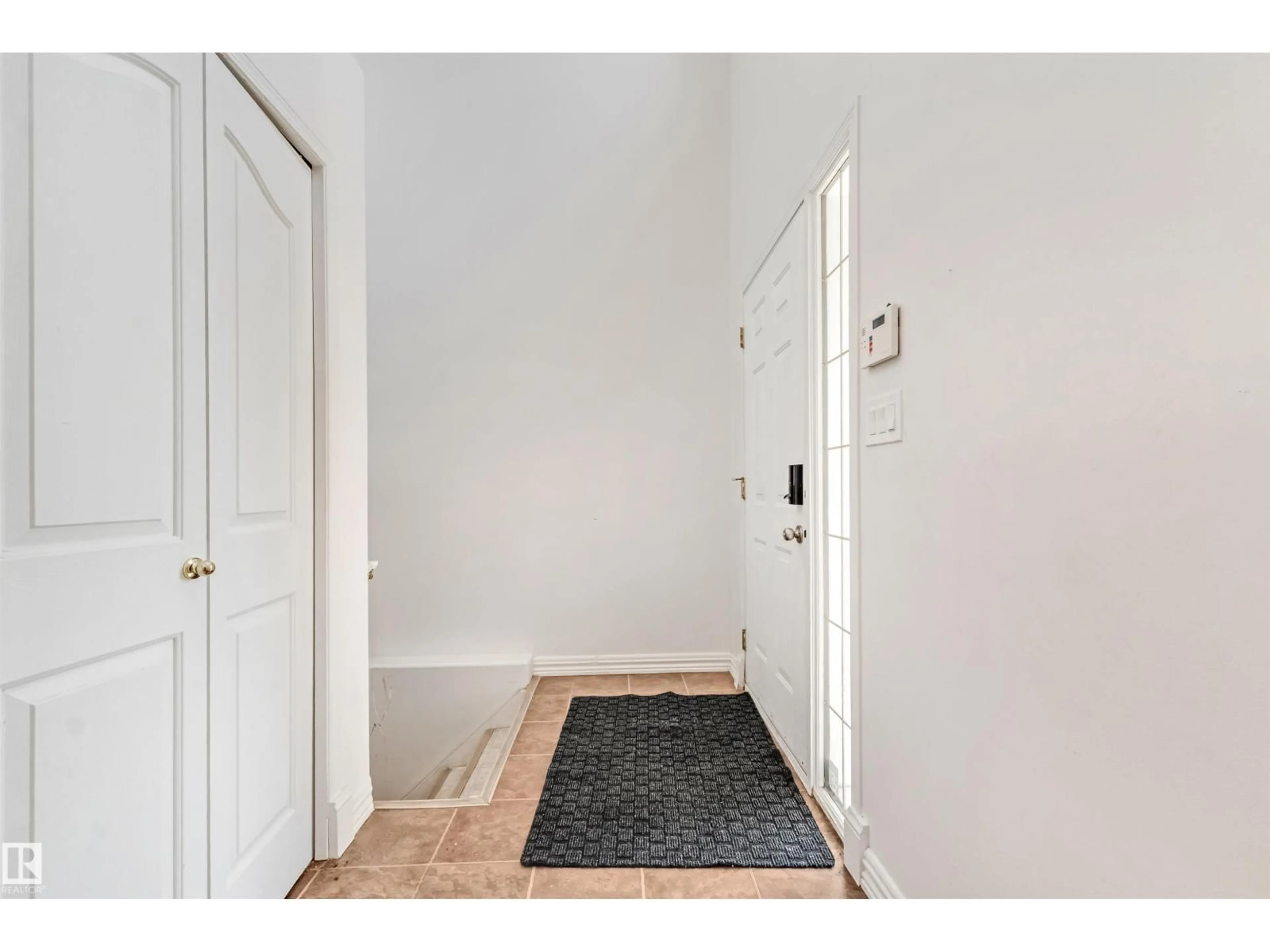 Indoor entryway for NW - 16737 116 ST, Edmonton Alberta T5X6B8
