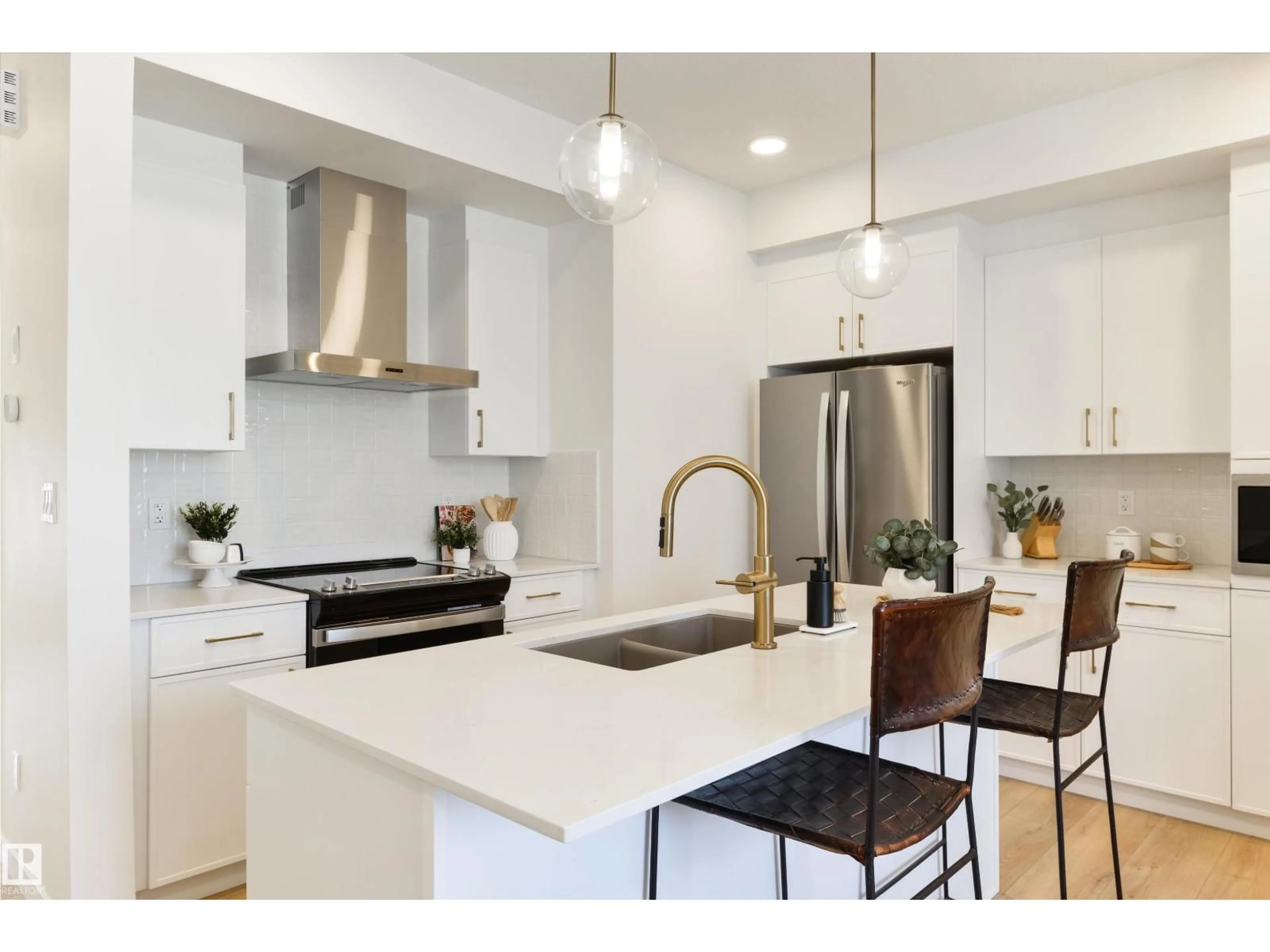 Open concept kitchen, ceramic/tile floor for 323 RANKIN DR, St. Albert Alberta T8N8C7