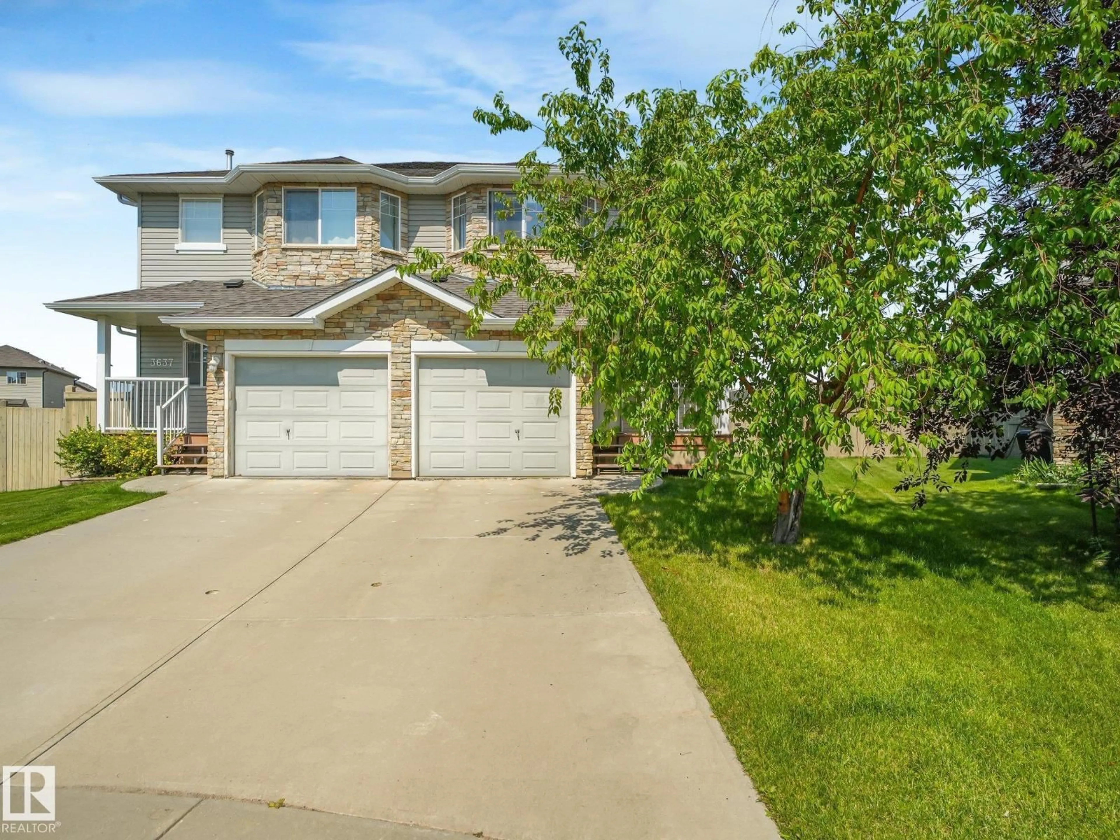 A pic from outside/outdoor area/front of a property/back of a property/a pic from drone, street for NW - 3635 11 ST, Edmonton Alberta T6T0E9